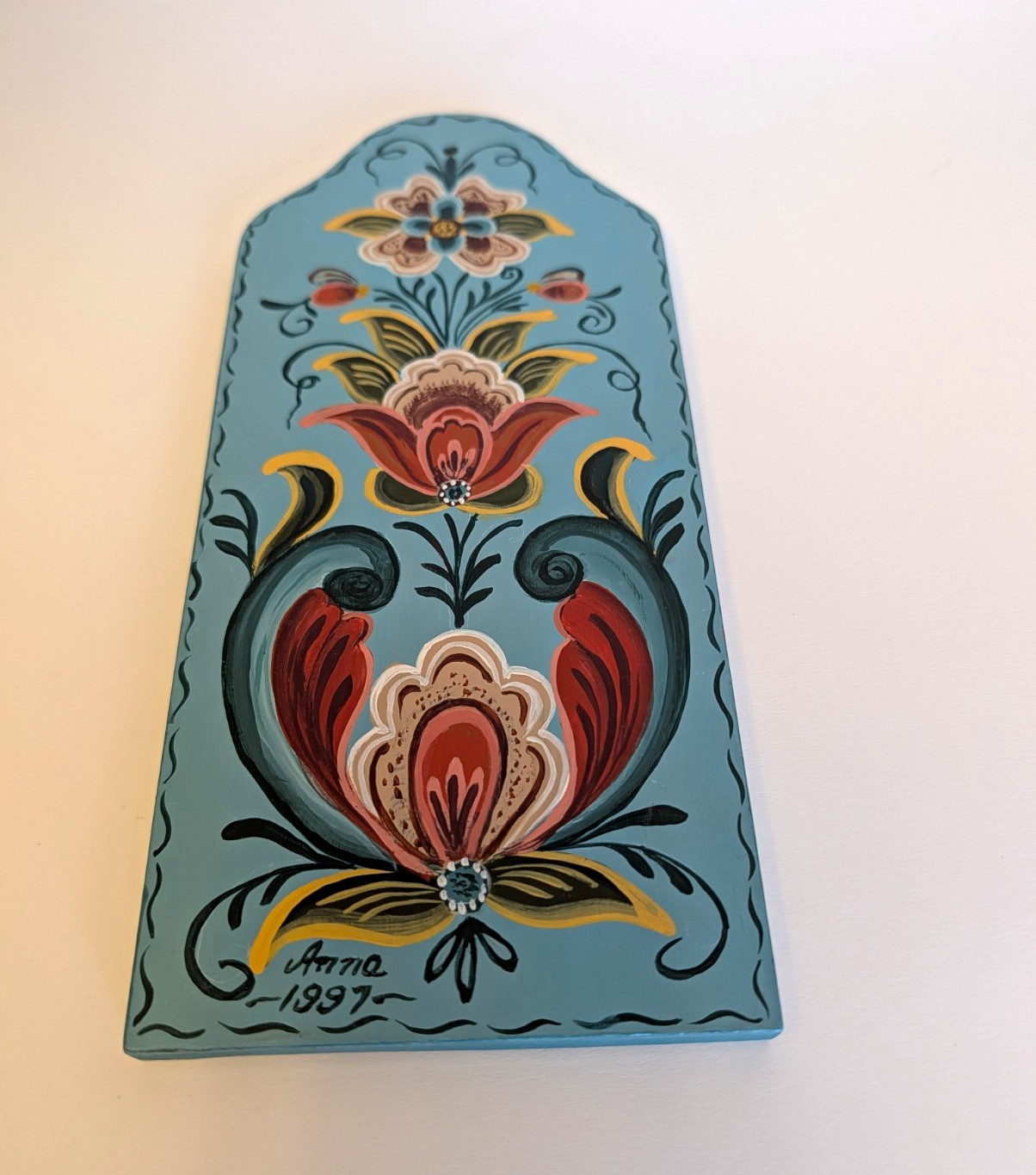 VTG Hand Painted Scandinavian Rosemaling Folk Art Wall Plaque 11x5\