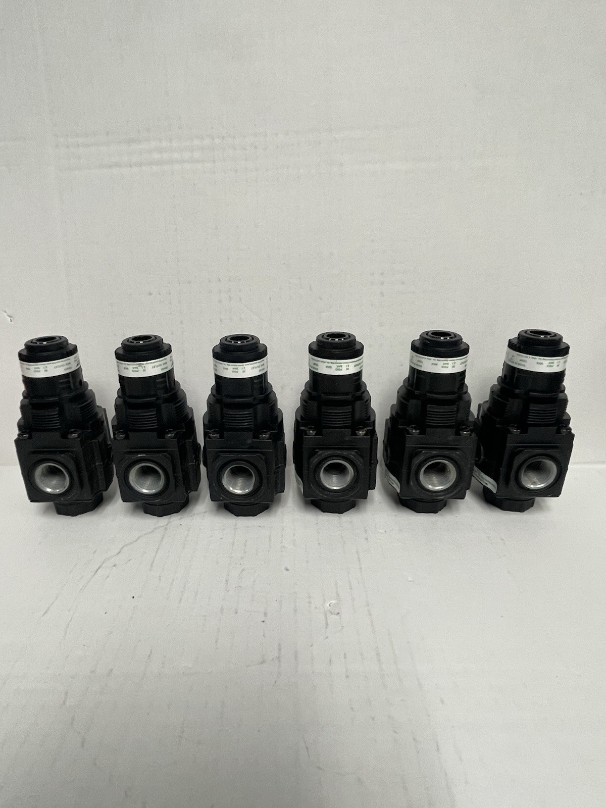Lot Of 6 NEW SPEEDAIRE Air Regulator: Zinc, 3/8 in NPT, 70 cfm, 300 psi, 1WH33 Lot Of 6 NEW SPEEDAIRE Air Regulator: Zinc, 3/8 in NPT, 70 cfm, 300 psi, 1WH33