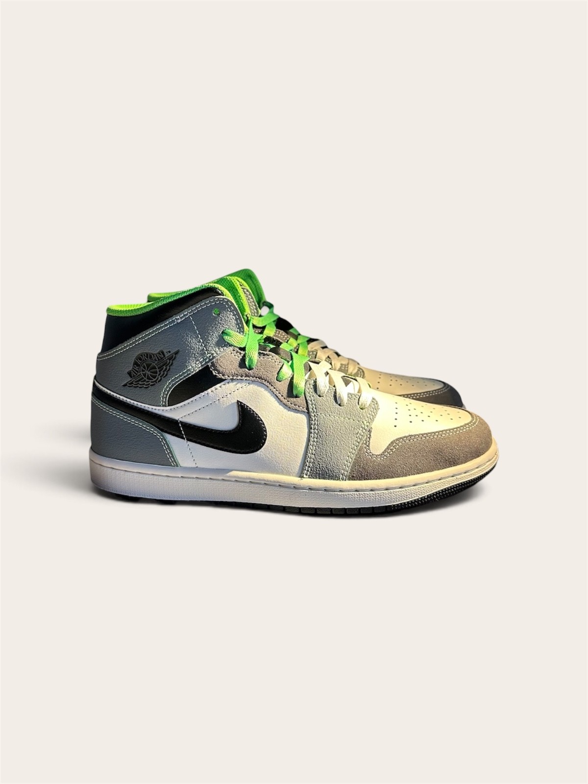 Air Jordan 1 Mid SE Casa 93 Seine-Saint-Denis HQ3829-001 New With Box Size Air Jordan 1 Mid SE Casa 93 Seine-Saint-Denis HQ3829-001 New With Box Size
