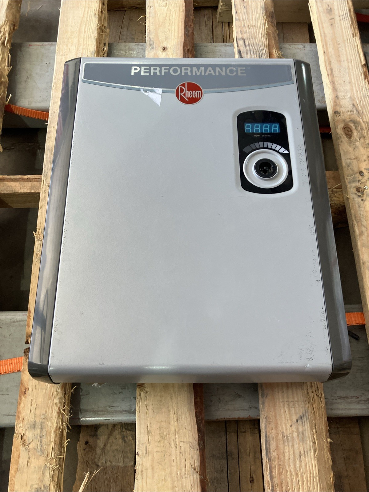 Rheem RTEX-18 Tankless 3.2 GPM Electric Water Heater - Grey *READ* Rheem RTEX-18 Tankless 3.2 GPM Electric Water Heater - Grey *READ*