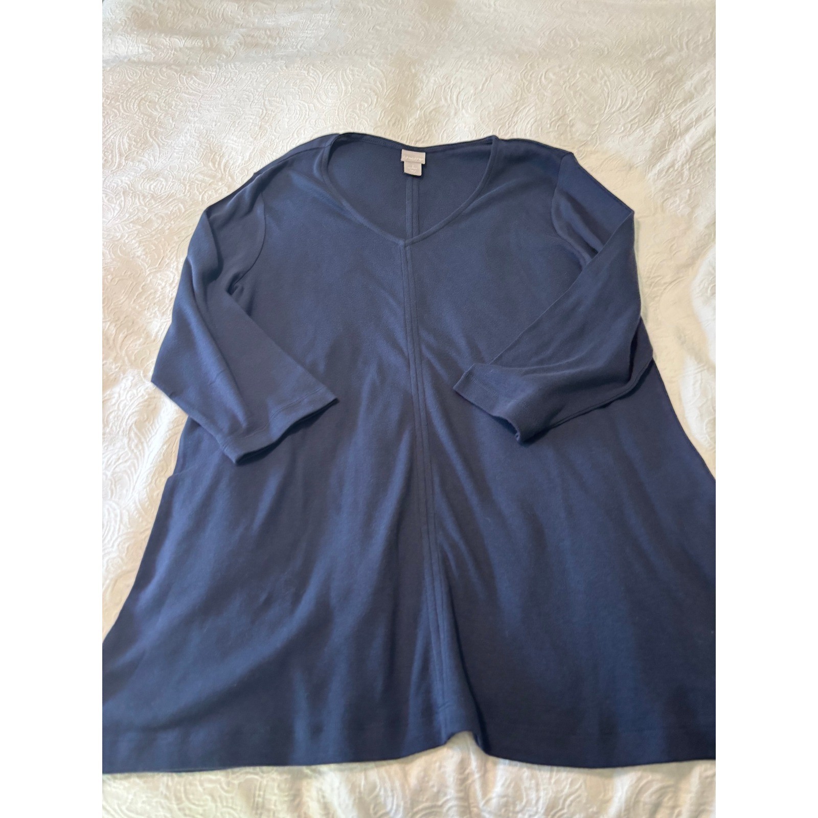 Chicos Navy Blue V-Neck Tunic Top 3/4 Sleeve A-Line Knit Size 2 L Chicos Navy Blue V-Neck Tunic Top 3/4 Sleeve A-Line Knit Size 2 L
