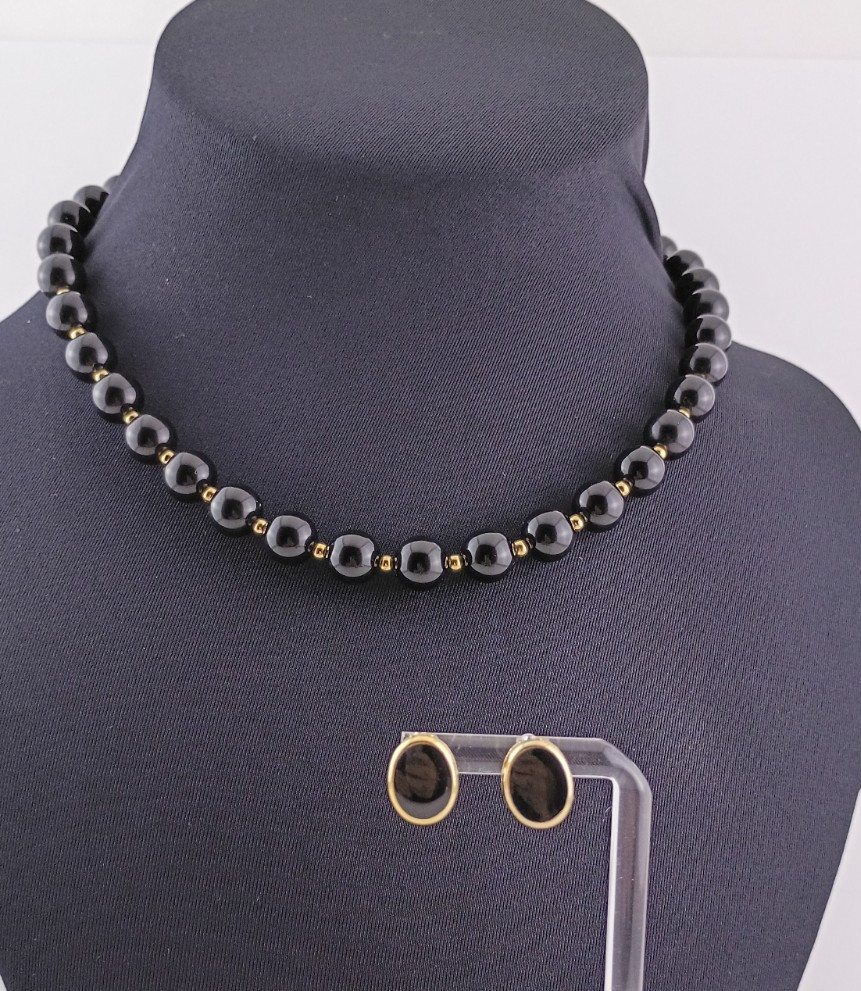 Vintage Signed Monet Necklace & Black Onyx Bezel-Set Pierced Earring Jewelry Set Vintage Signed Monet Necklace & Black Onyx Bezel-Set Pierced Earring Jewelry Set