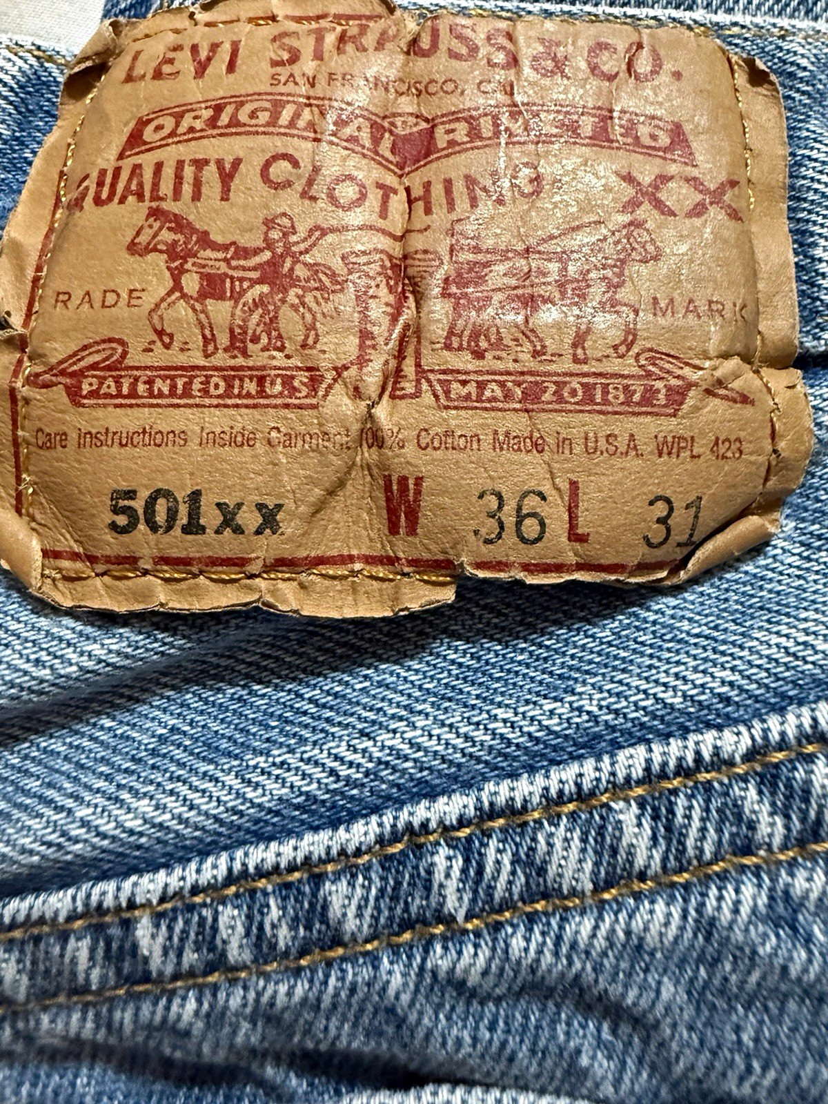 Vintage Levi\'s Men\'s Blue Denim Straight Fit Jeans 100% Cotton Button Fly USA Vintage Levi\'s Men\'s Blue Denim Straight Fit Jeans 100% Cotton Button Fly USA