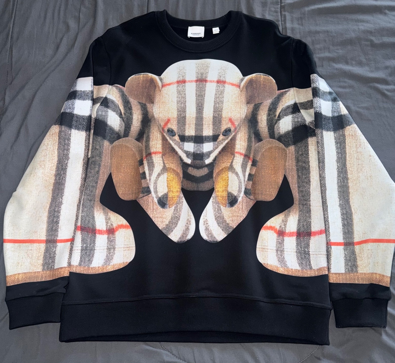 New Burberry Thomas Bear Print Cotton Sweatshirt Size Large New Burberry Thomas Bear Print Cotton Sweatshirt Size Large