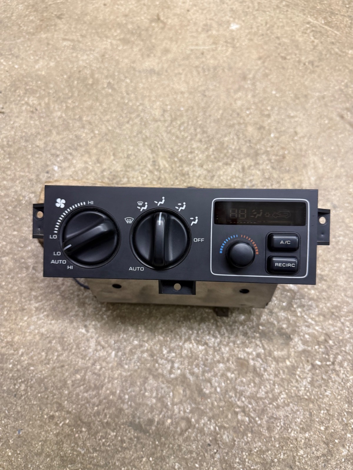 1993-1995 JEEP GRAND CHEROKEE DIGITAL Heater A/C Climate Temperature Control