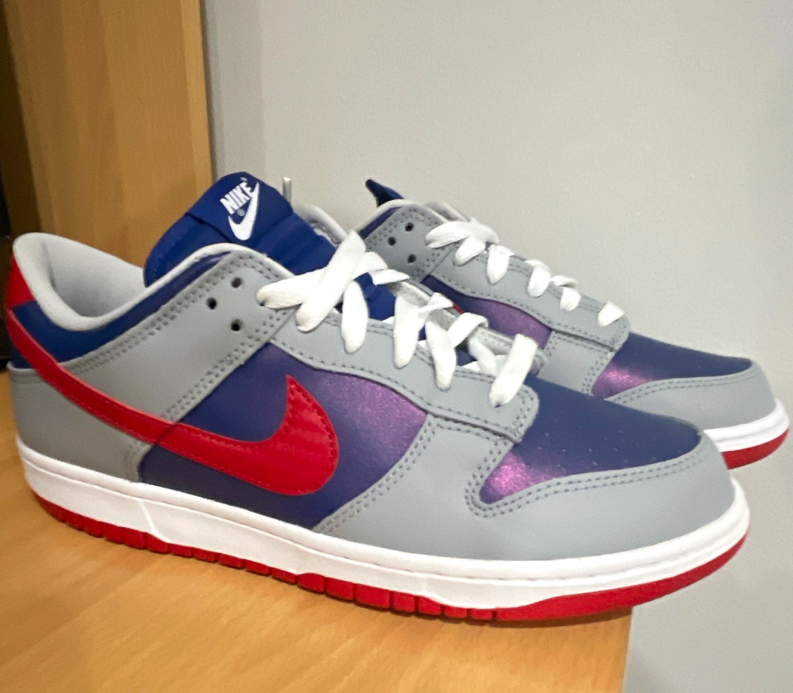 Nike Men’s Low Top Lace-Up Athletic Colorblock Sneakers Gray Blue Red White Nike Men’s Low Top Lace-Up Athletic Colorblock Sneakers Gray Blue Red White