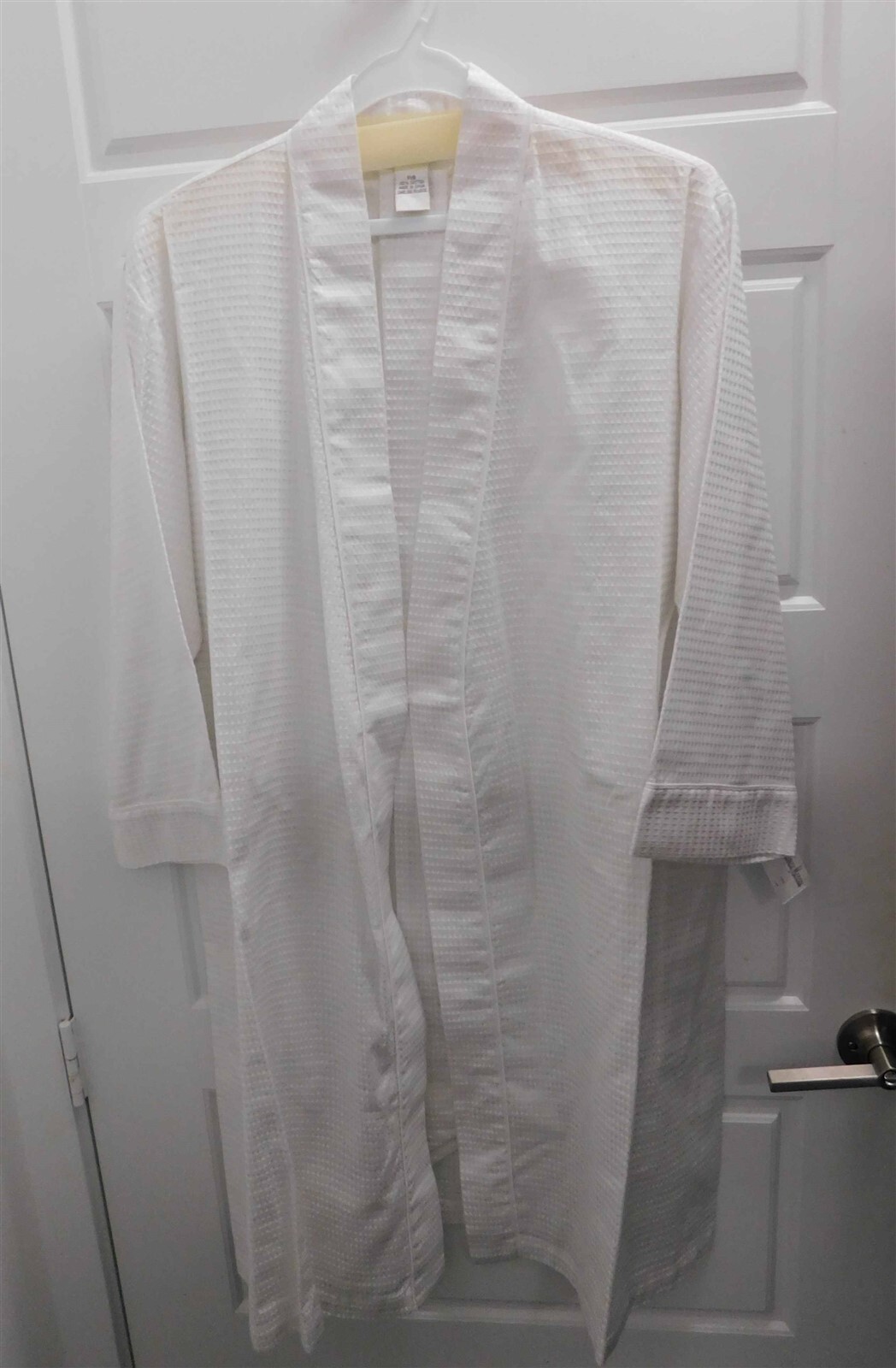 New Neiman Marcus White 100% Cotton Robe sz S New Neiman Marcus White 100% Cotton Robe sz S