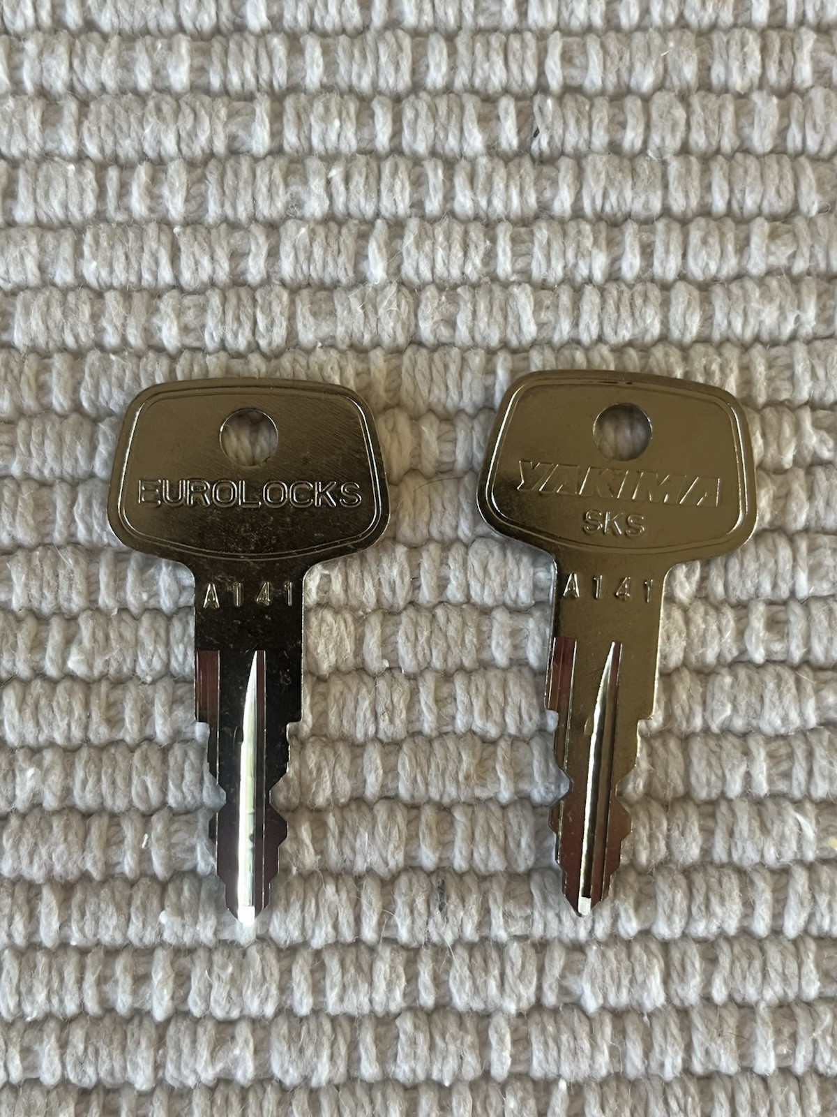 Yakima SKS Replacement Keys OEM A141 Key Set of Two Yakima SKS Replacement Keys OEM A141 Key Set of Two
