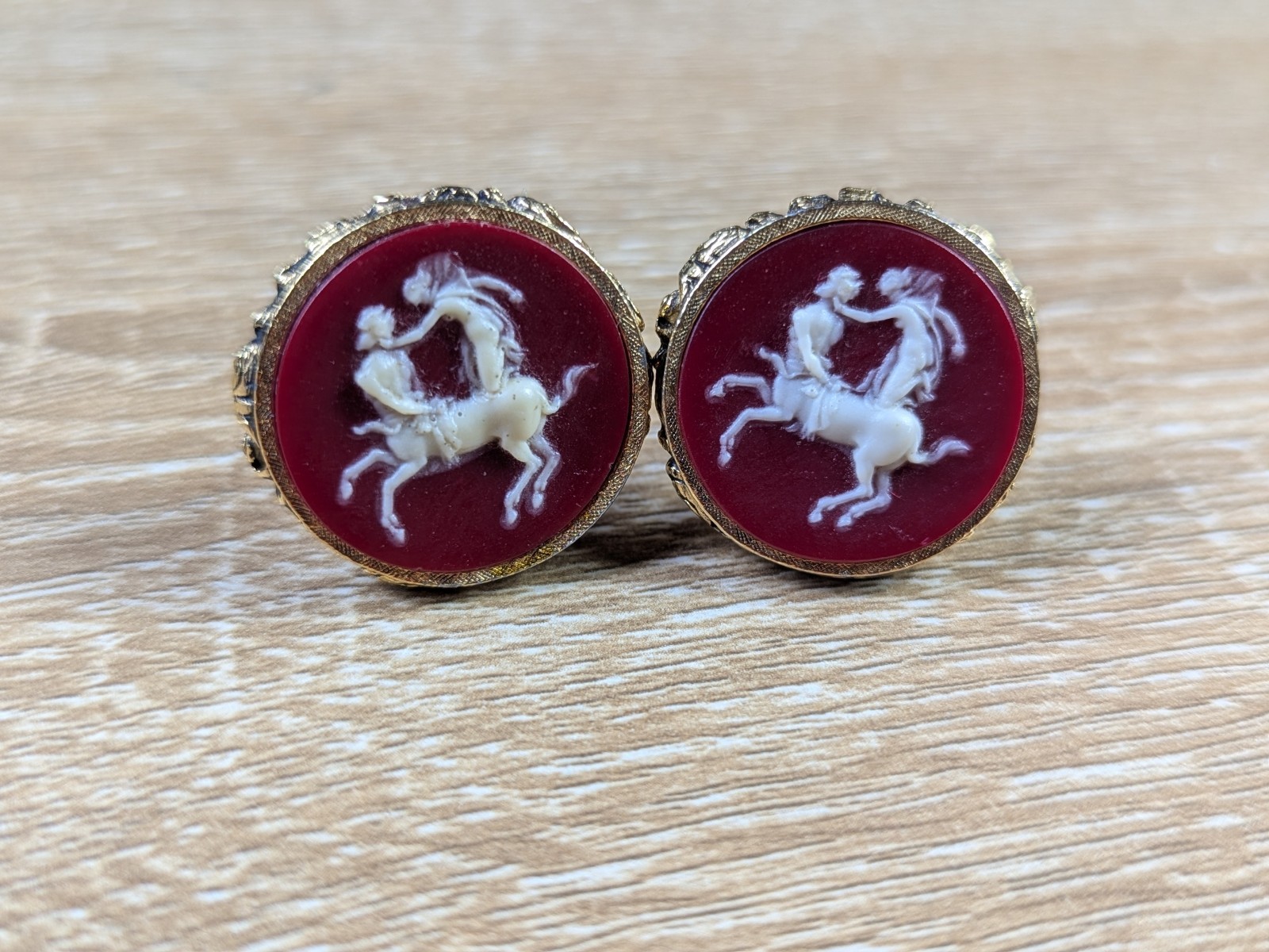Vtg Dante Museum Masterpiece Cufflinks Red Incolay Cameo Centaur Mythology Vtg Dante Museum Masterpiece Cufflinks Red Incolay Cameo Centaur Mythology