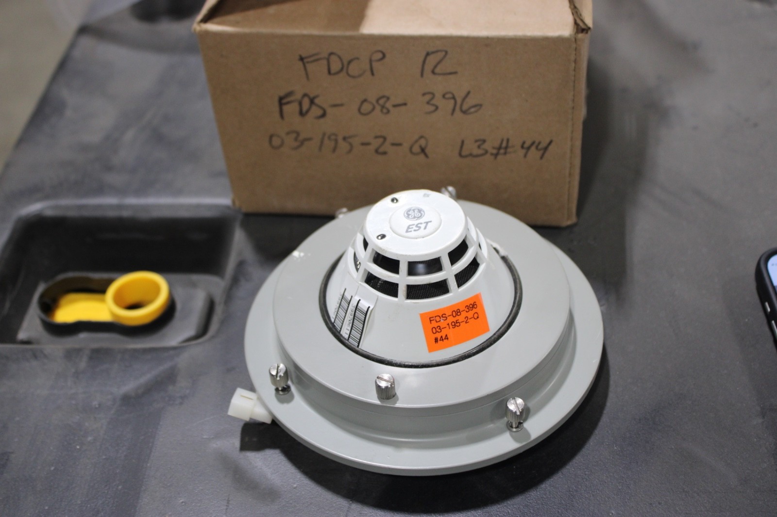 NEW GE EST SIGA-IB BASE FDS-08-393 DETECTOR