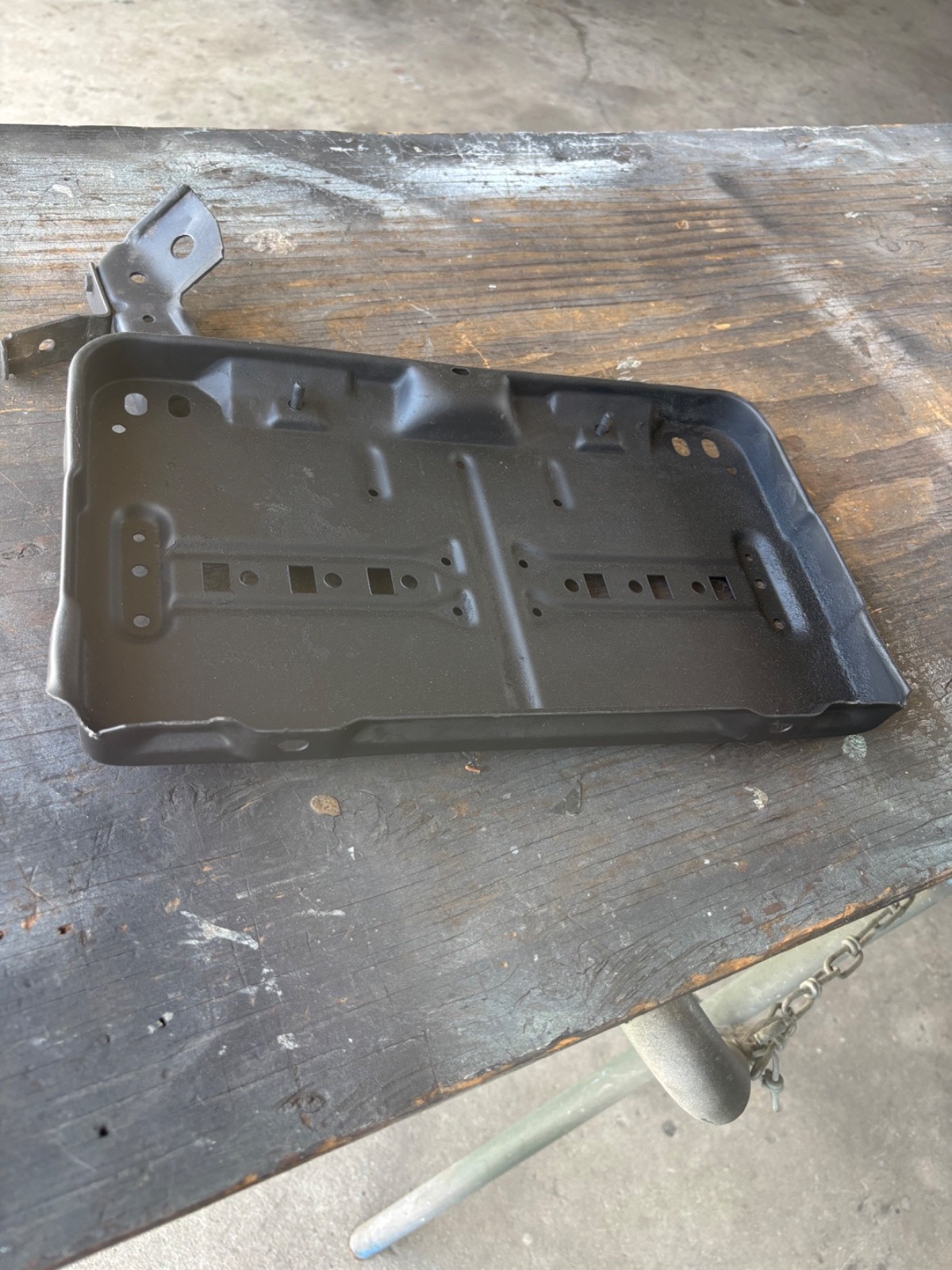 mercedes W123 battery tray mercedes W123 battery tray