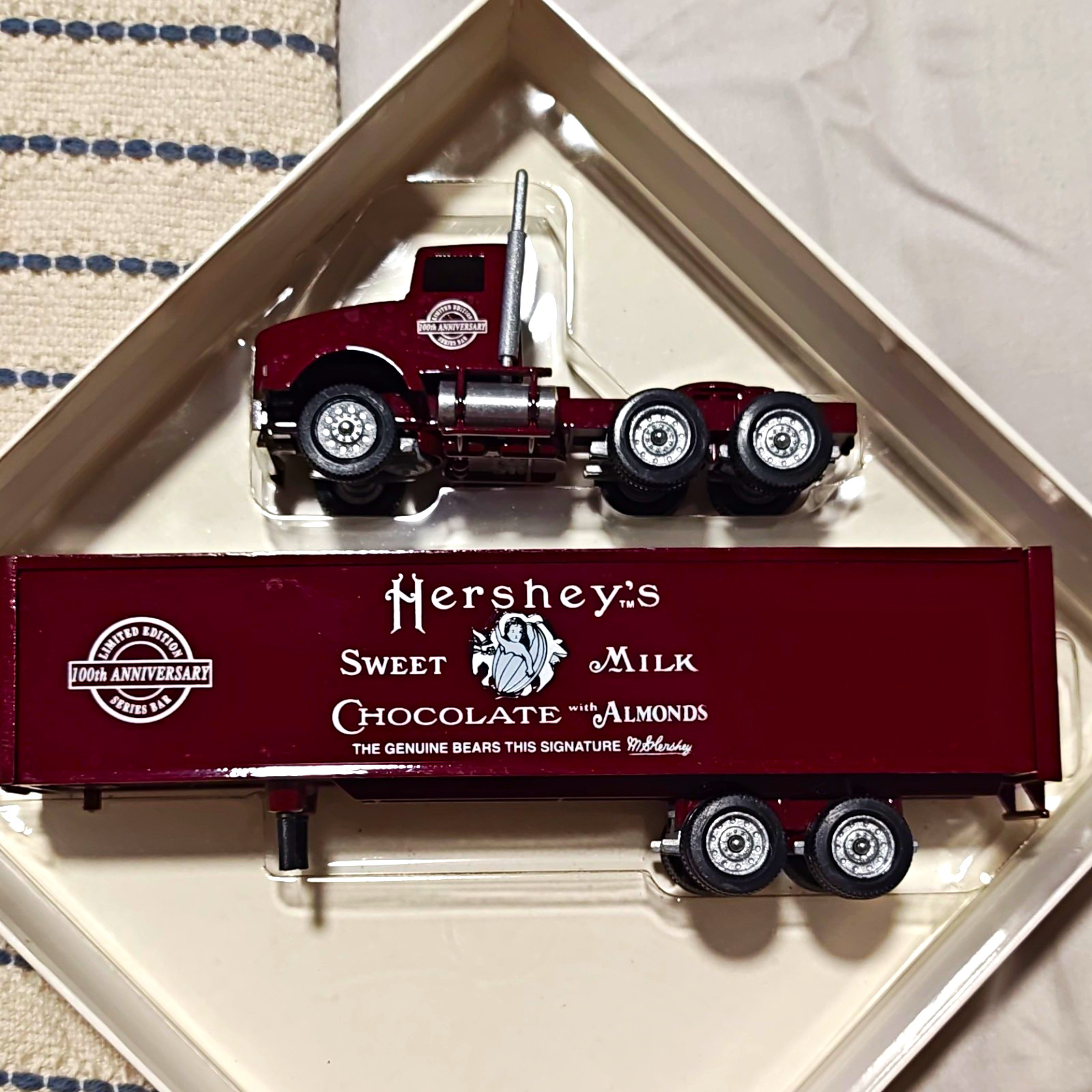 Winross Hershey\'s 100th Anniversary 1:64 Diecast Semi & Trailer Burgundy 1994