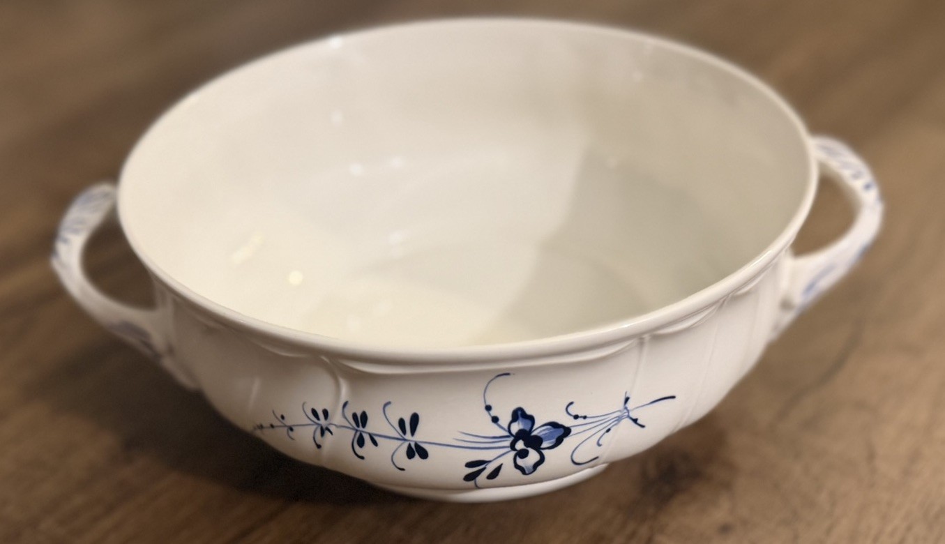 Villeroy & Boch Vieux Luxembourg Round Vegetable Tureen Bowl Base ONLY 8\