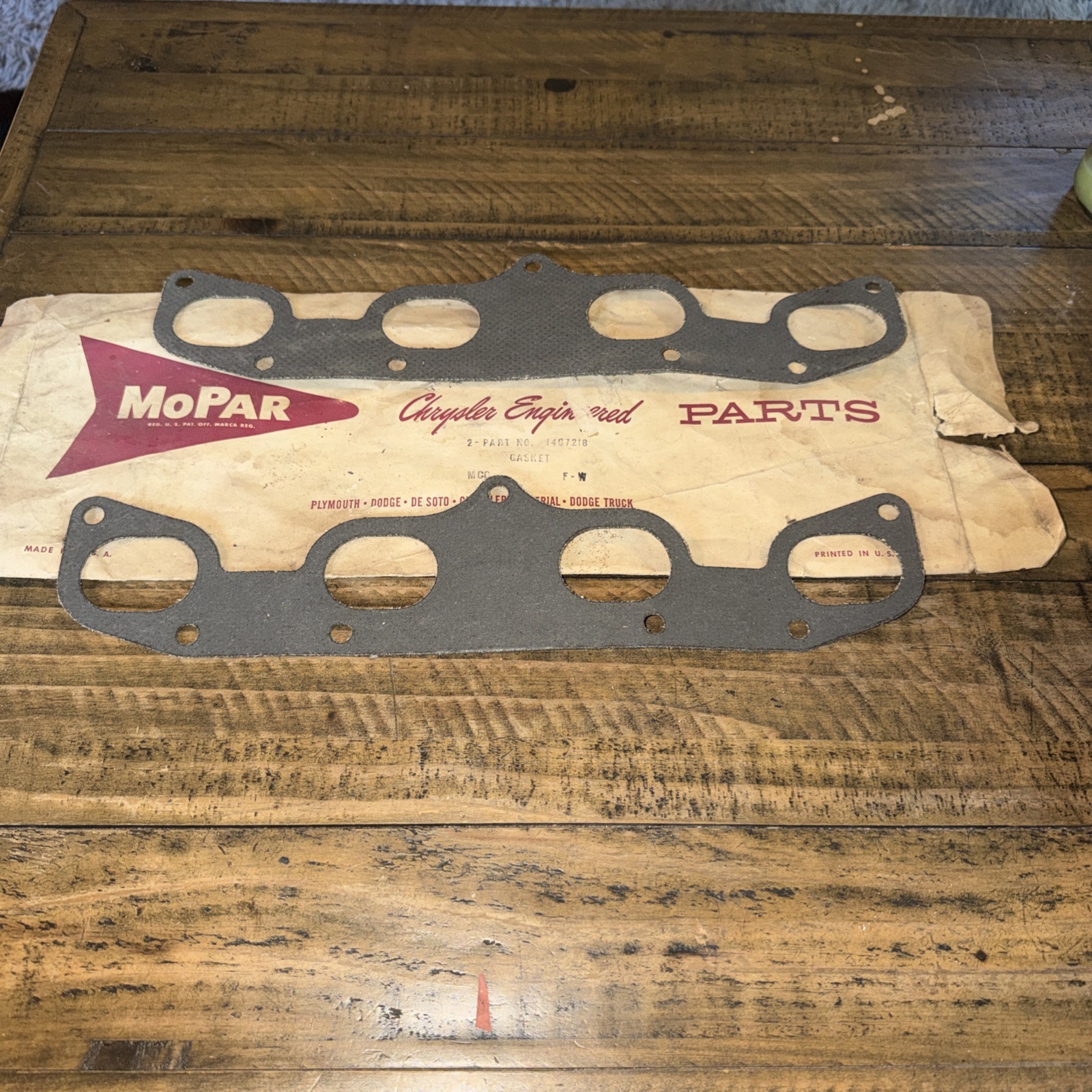 2-NOS OEM Mopar 1407218 Exhaust Manifold Gaskets 1940s-60s Hemi 331 354 cubic IN 2-NOS OEM Mopar 1407218 Exhaust Manifold Gaskets 1940s-60s Hemi 331 354 cubic IN