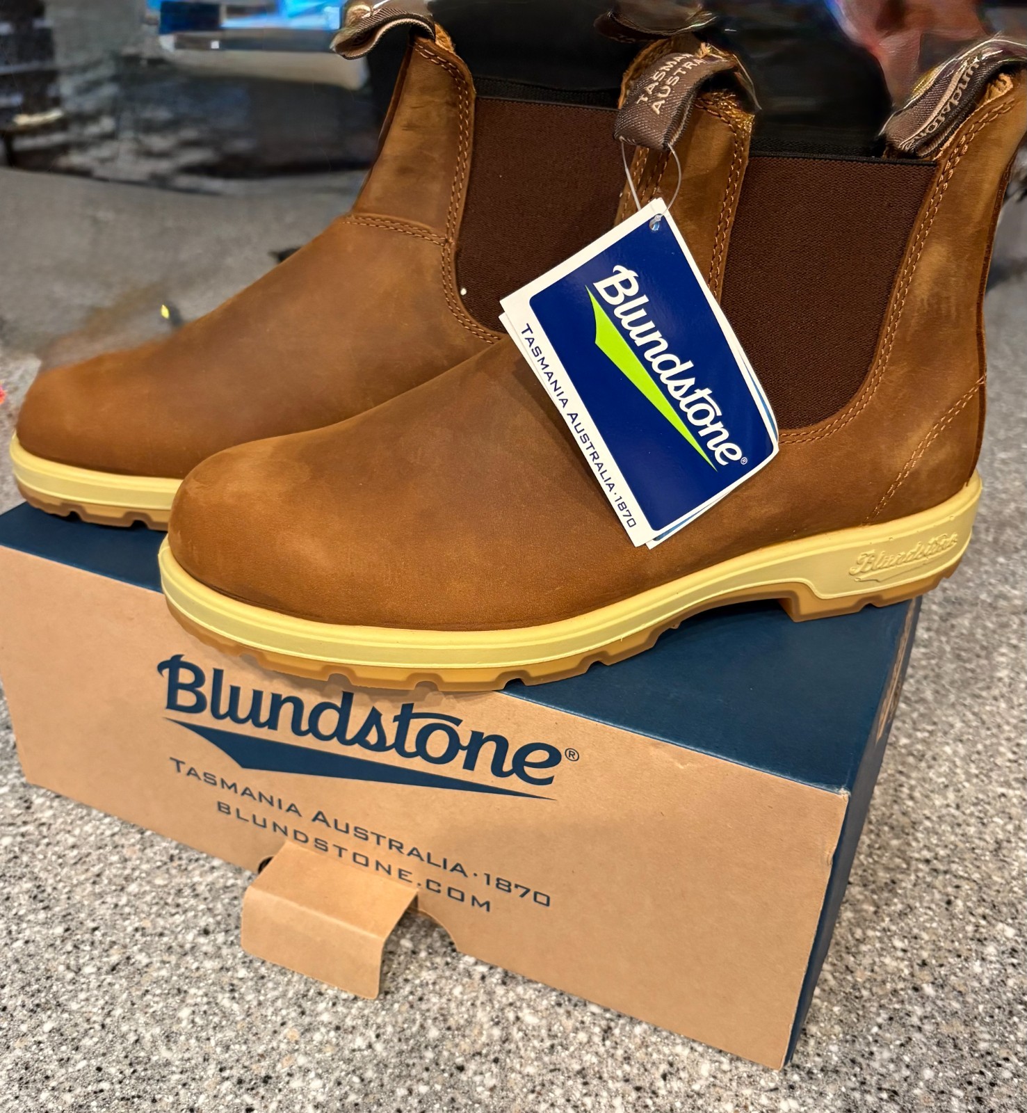 Brand New Blundstone #1320 Boots – Men\'s Size 9 – $185 Brand new, never worn Brand New Blundstone #1320 Boots – Men\'s Size 9 – $185 Brand new, never worn