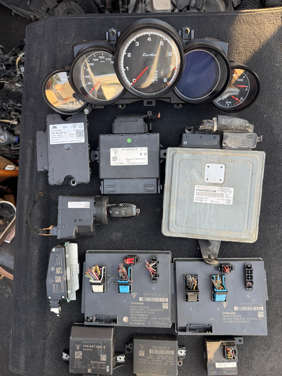 2012 Porsche Cayenne 958 Turbo 4.8 ECU BCM Key MPH Cluster Set 7P5906033 OEM