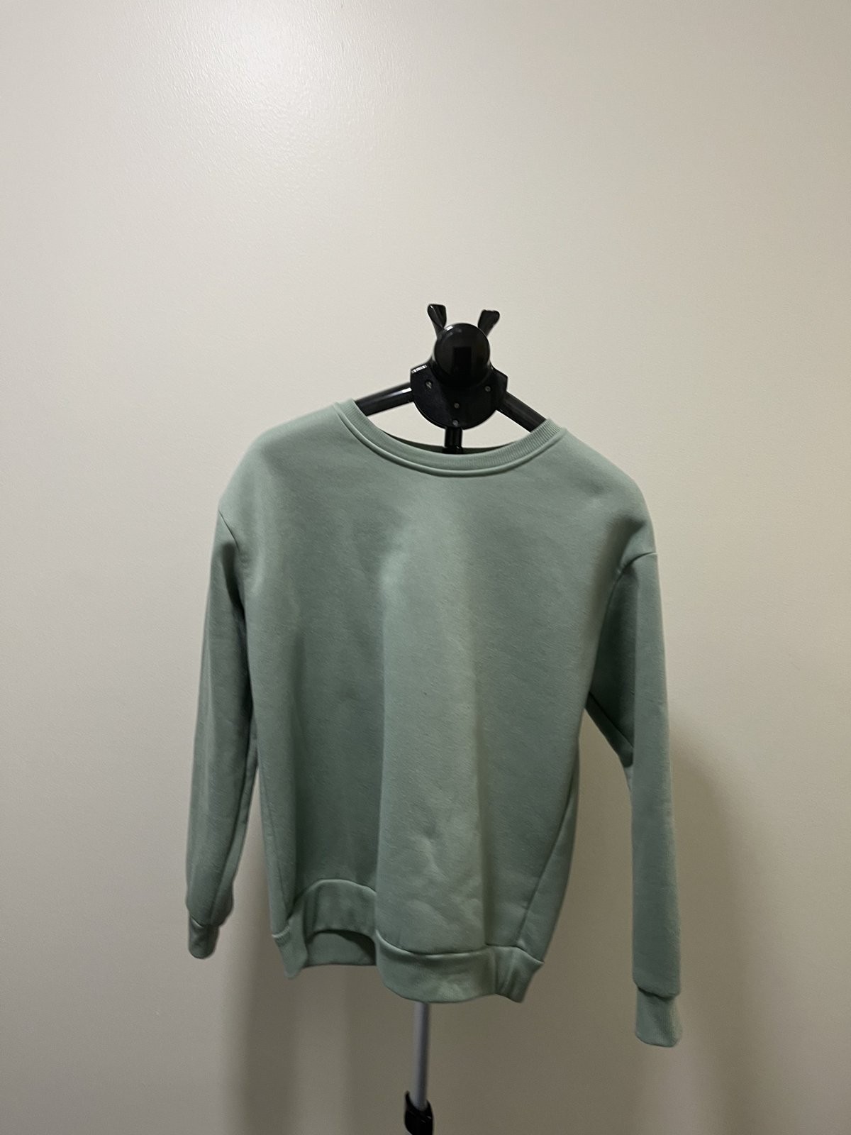 Womens Sage Green Crewneck Pullover Sweatshirt Fleece Lined Ribbed Trim Relaxed