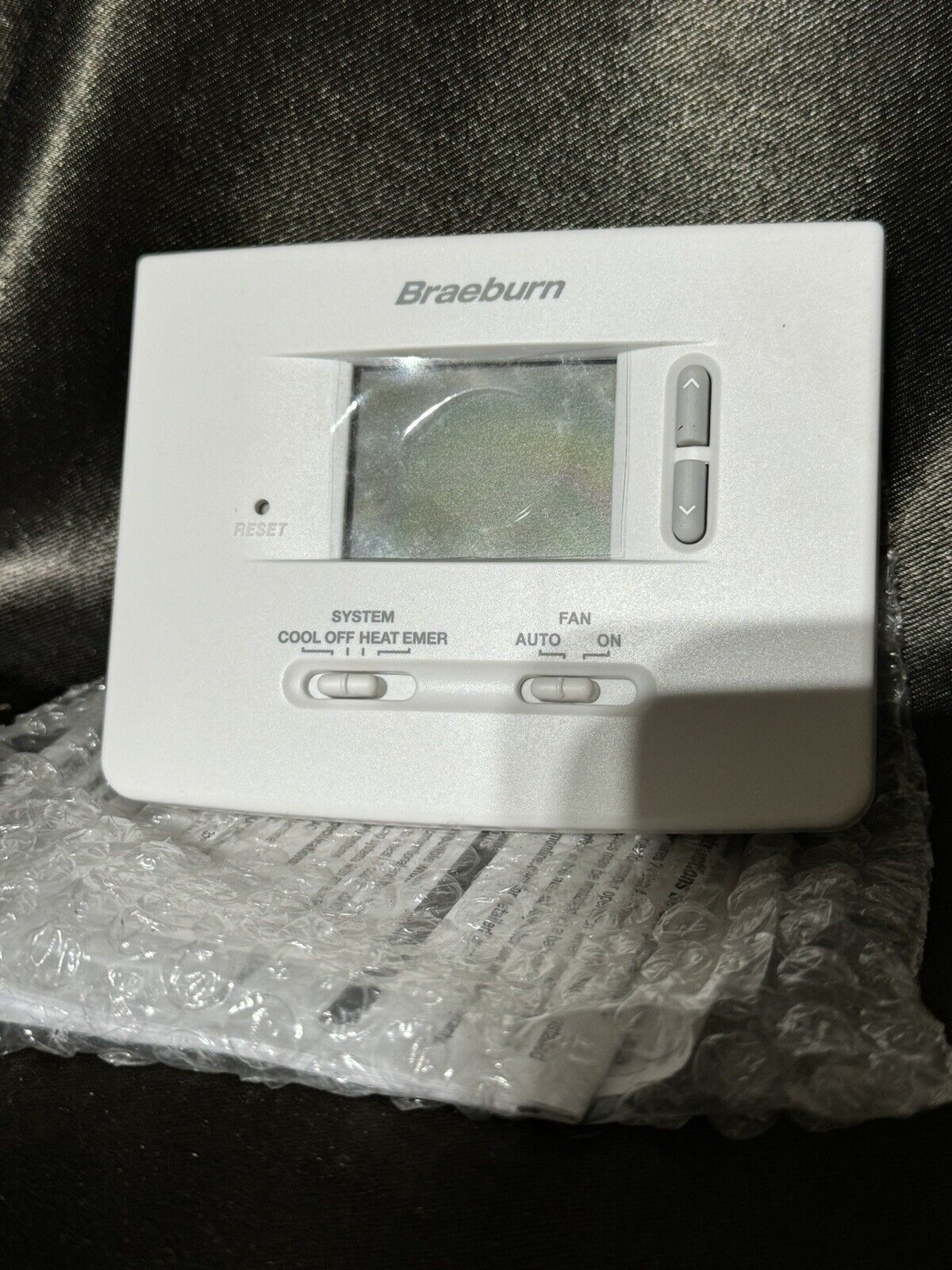 Braeburn 1020NC Single-Stage Dual Powered Non Programmable Thermostat 1H/1C
