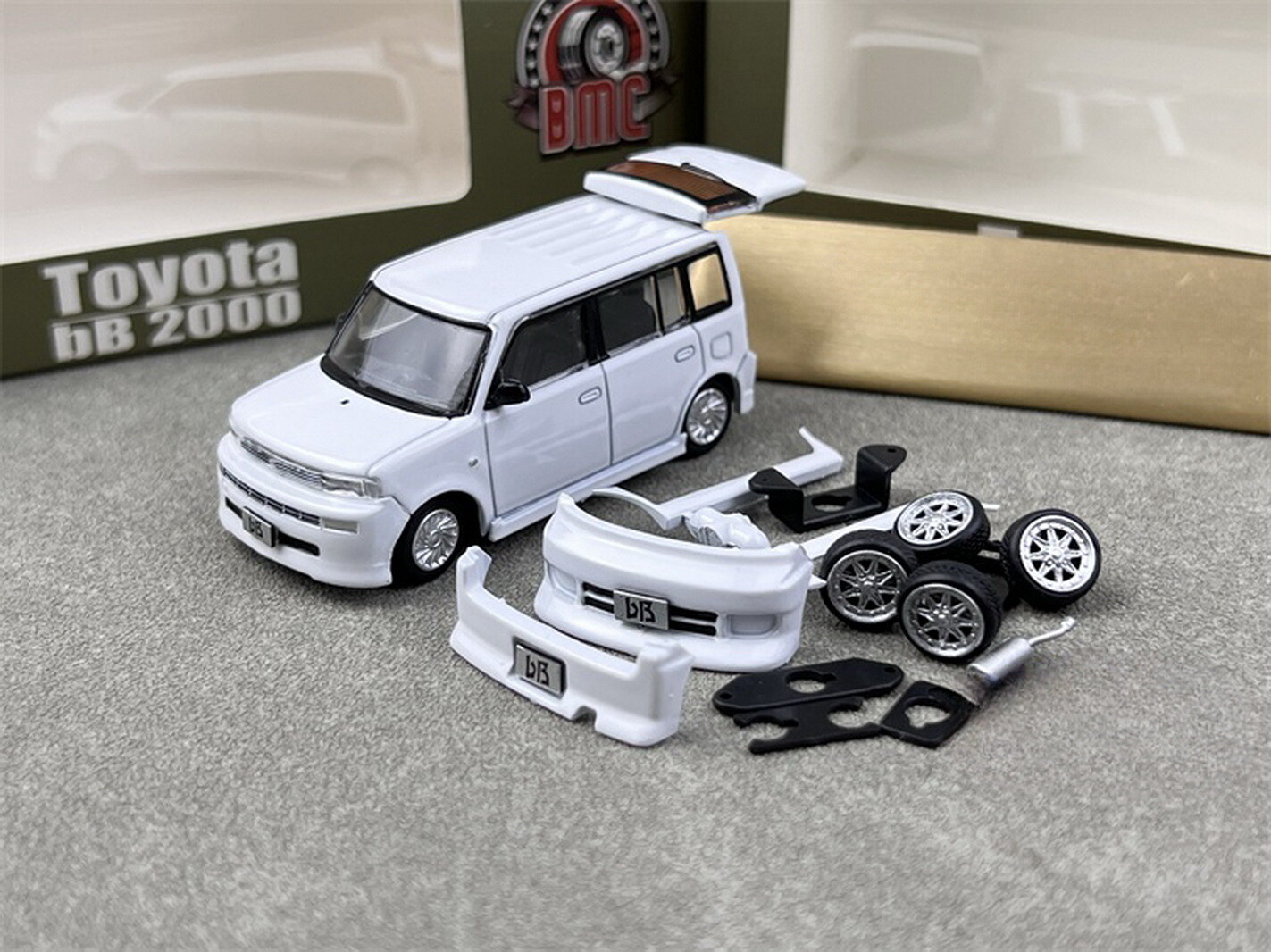 BMC 1/64  bB 2000 White LHD Diecast-Classic Retro Gift for Car Fans NIB