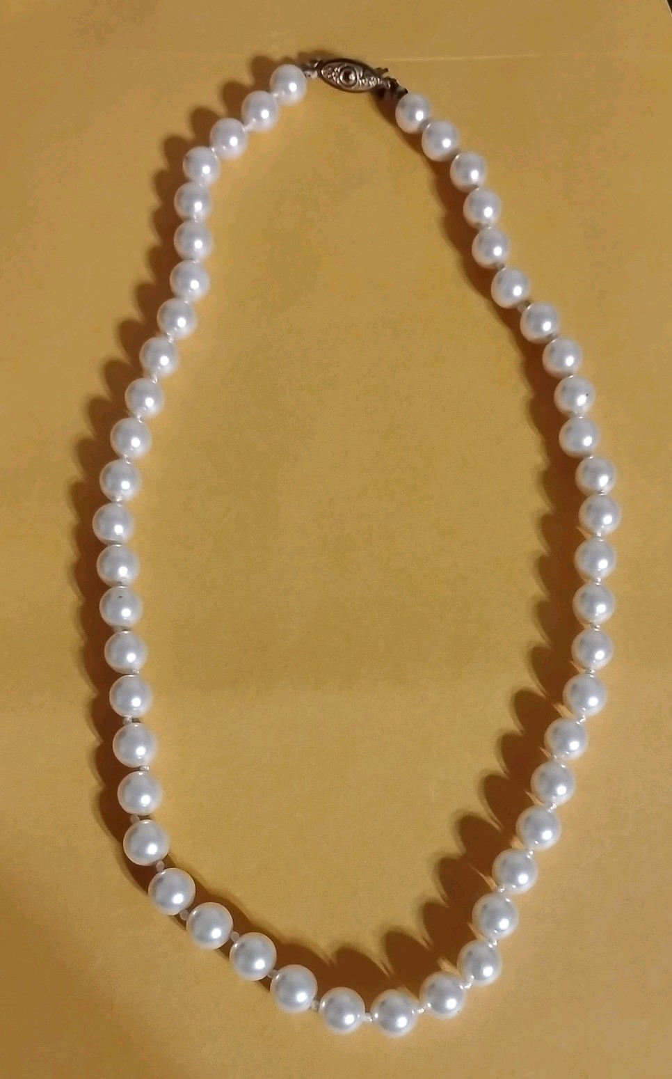 Vintage Style Faux Pearl Necklace Vintage Style Faux Pearl Necklace