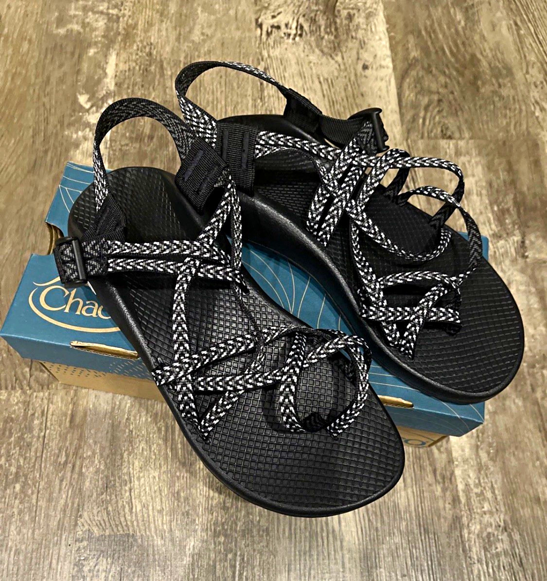 Chaco Women\'s Black Strappy Outdoor Sandals Hook & Loop US 10 M J106266 Chaco Women\'s Black Strappy Outdoor Sandals Hook & Loop US 10 M J106266