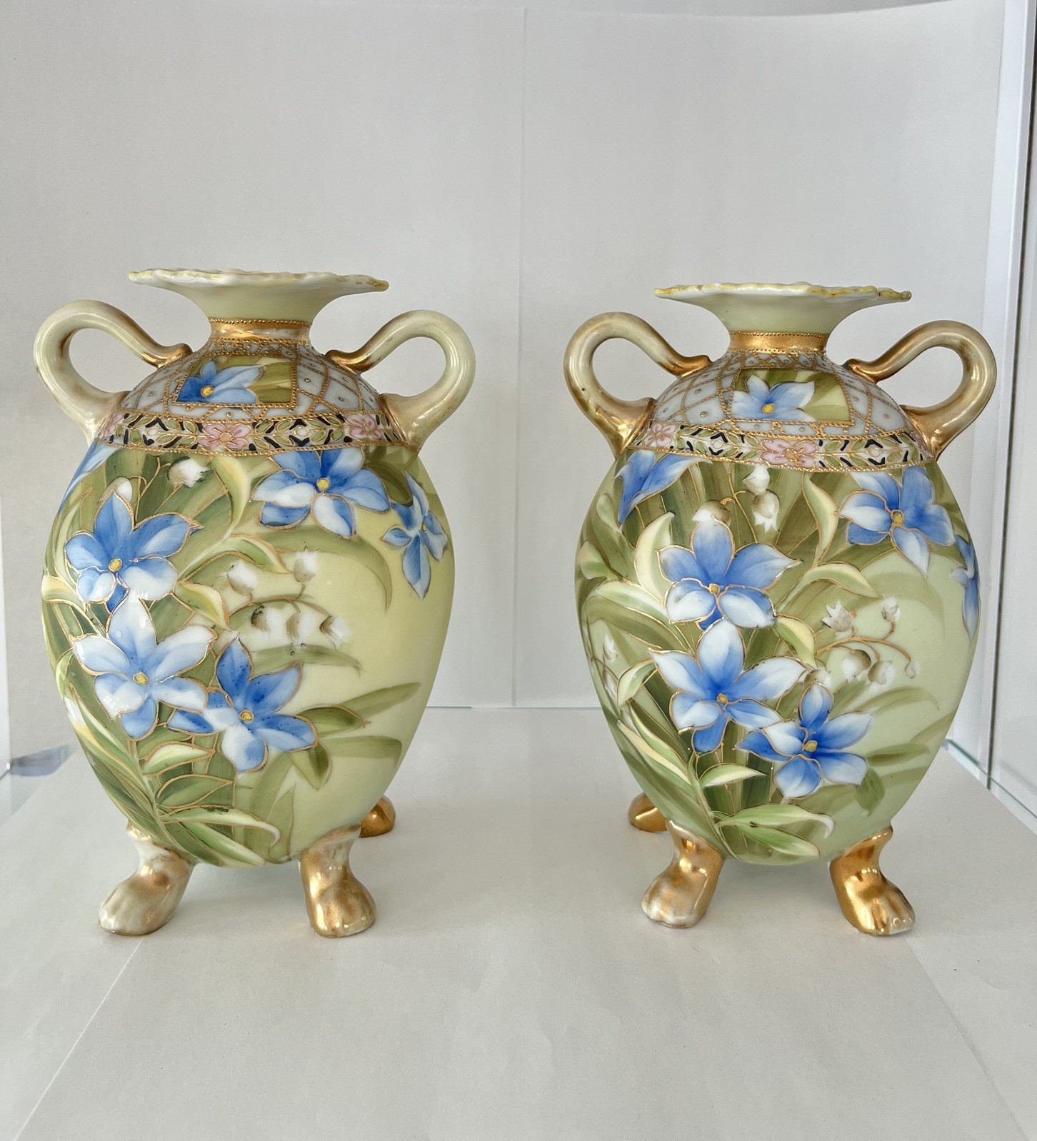 VINTAGE NORITAKE NIPPON HAND PAINTED PORCELAIN VASE BLUE FLORAL PAIR 7\ VINTAGE NORITAKE NIPPON HAND PAINTED PORCELAIN VASE BLUE FLORAL PAIR 7\