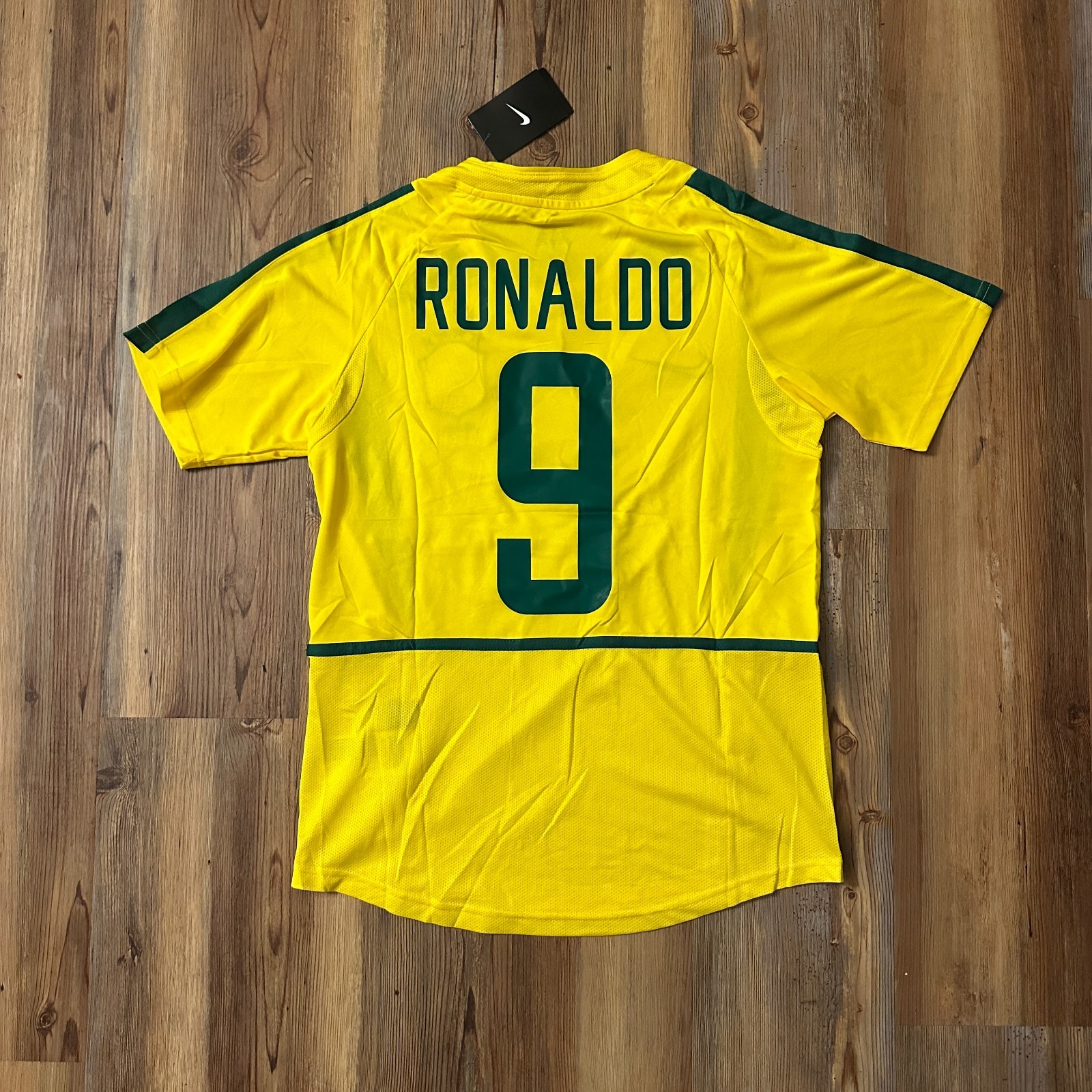 Ronaldo #9 Brazil 2002 World Cup Home Jersey Mens Retro Soccer Shirt Size L Ronaldo #9 Brazil 2002 World Cup Home Jersey Mens Retro Soccer Shirt Size L