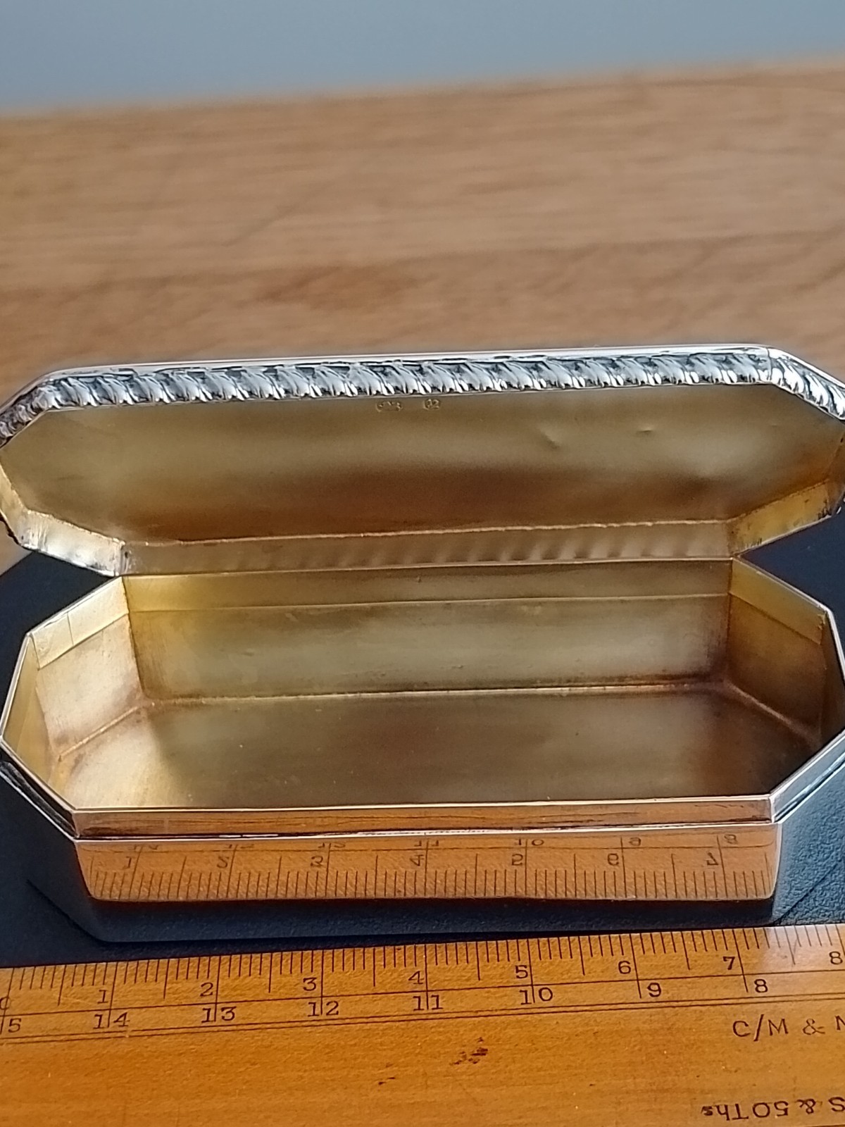 Magnificent Antique Victorian Deakin & Francis Octagonal Silver Snuff Box 1898 Magnificent Antique Victorian Deakin & Francis Octagonal Silver Snuff Box 1898