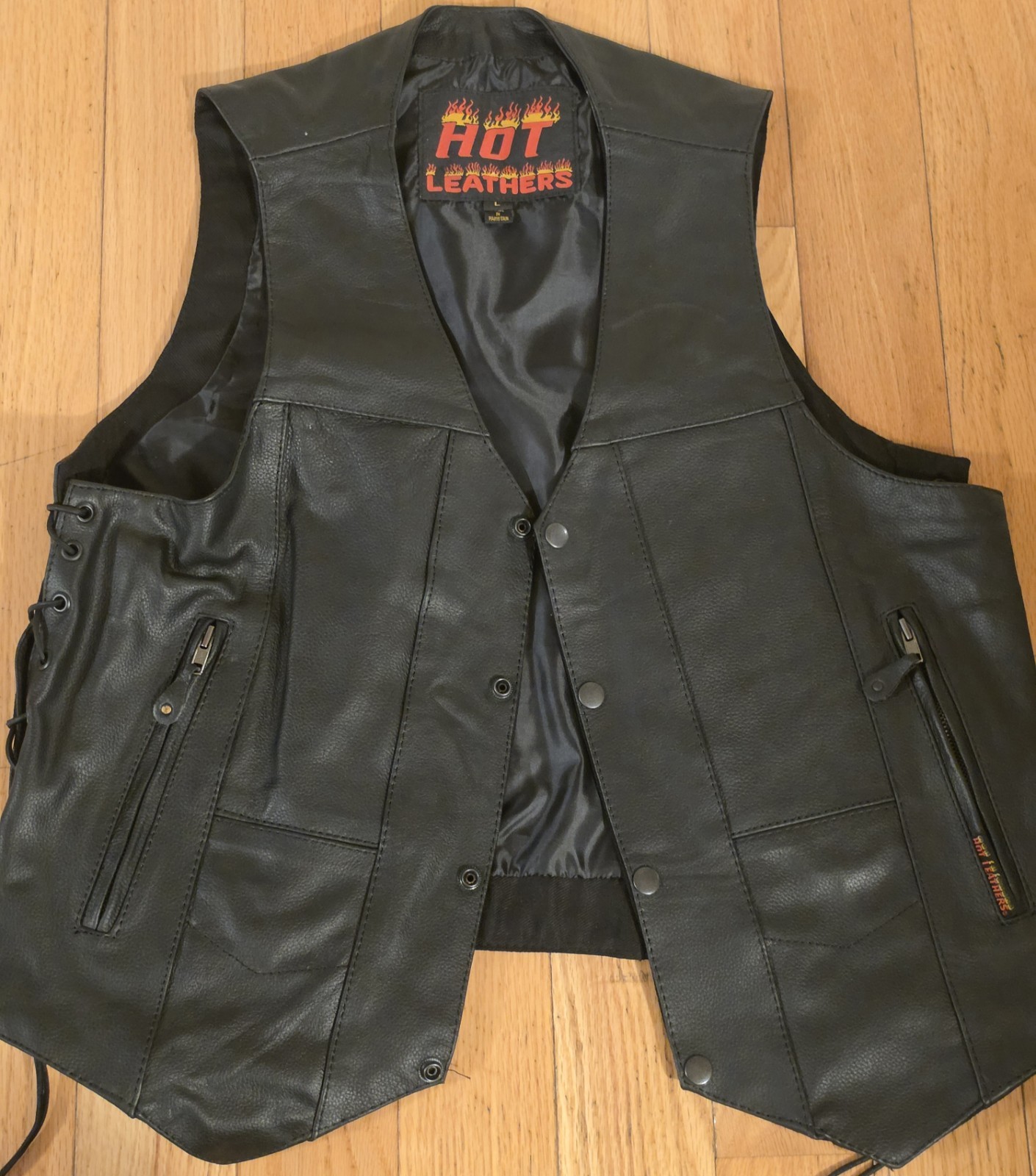 Hot Leathers Mens Large Leather Black Biker Vest With Inside Pockets Hot Leathers Mens Large Leather Black Biker Vest With Inside Pockets
