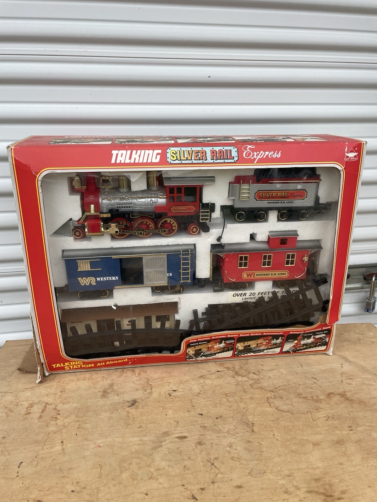 Vintage 1986 Talking Silver Rail Express Starter Set Lights Sound *Tested Vintage 1986 Talking Silver Rail Express Starter Set Lights Sound *Tested