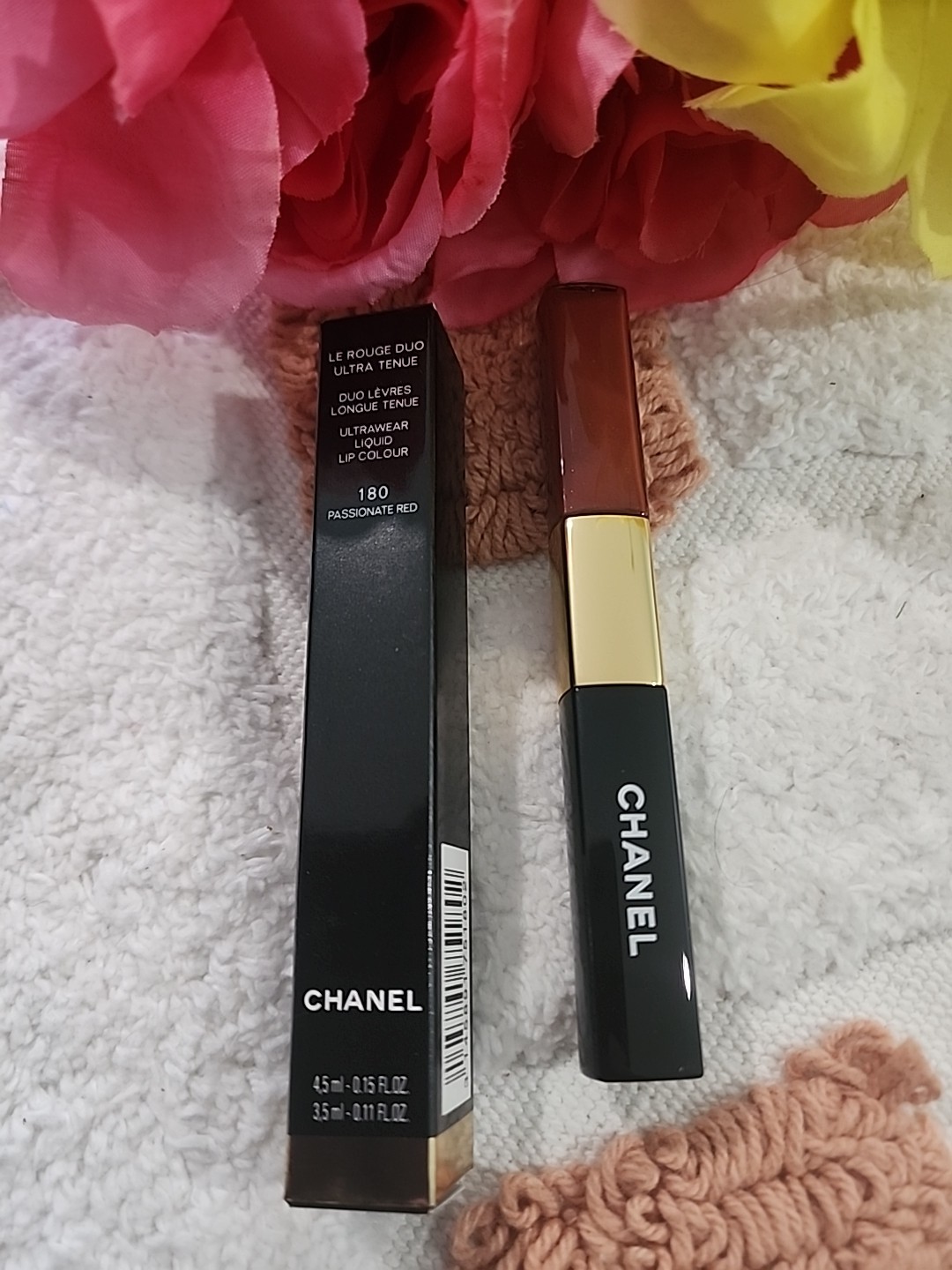 Le Rouge Duo Ultra Tenue 180 Passionate Red Chanel 4.5ml/3.5ml Le Rouge Duo Ultra Tenue 180 Passionate Red Chanel 4.5ml/3.5ml