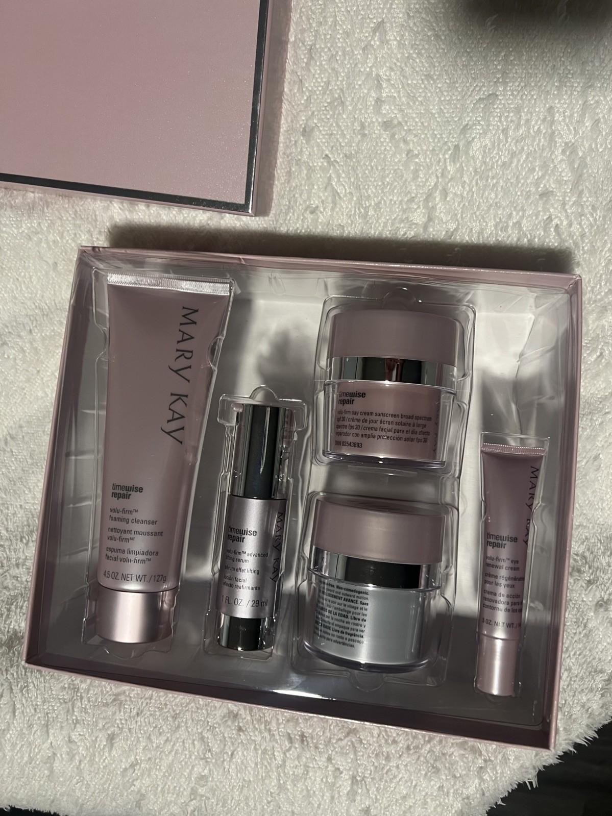 Mary Kay TimeWise Repair Volu-Firm Set - 5 Piece Full-Size - Exp 05/2028 Mary Kay TimeWise Repair Volu-Firm Set - 5 Piece Full-Size - Exp 05/2028
