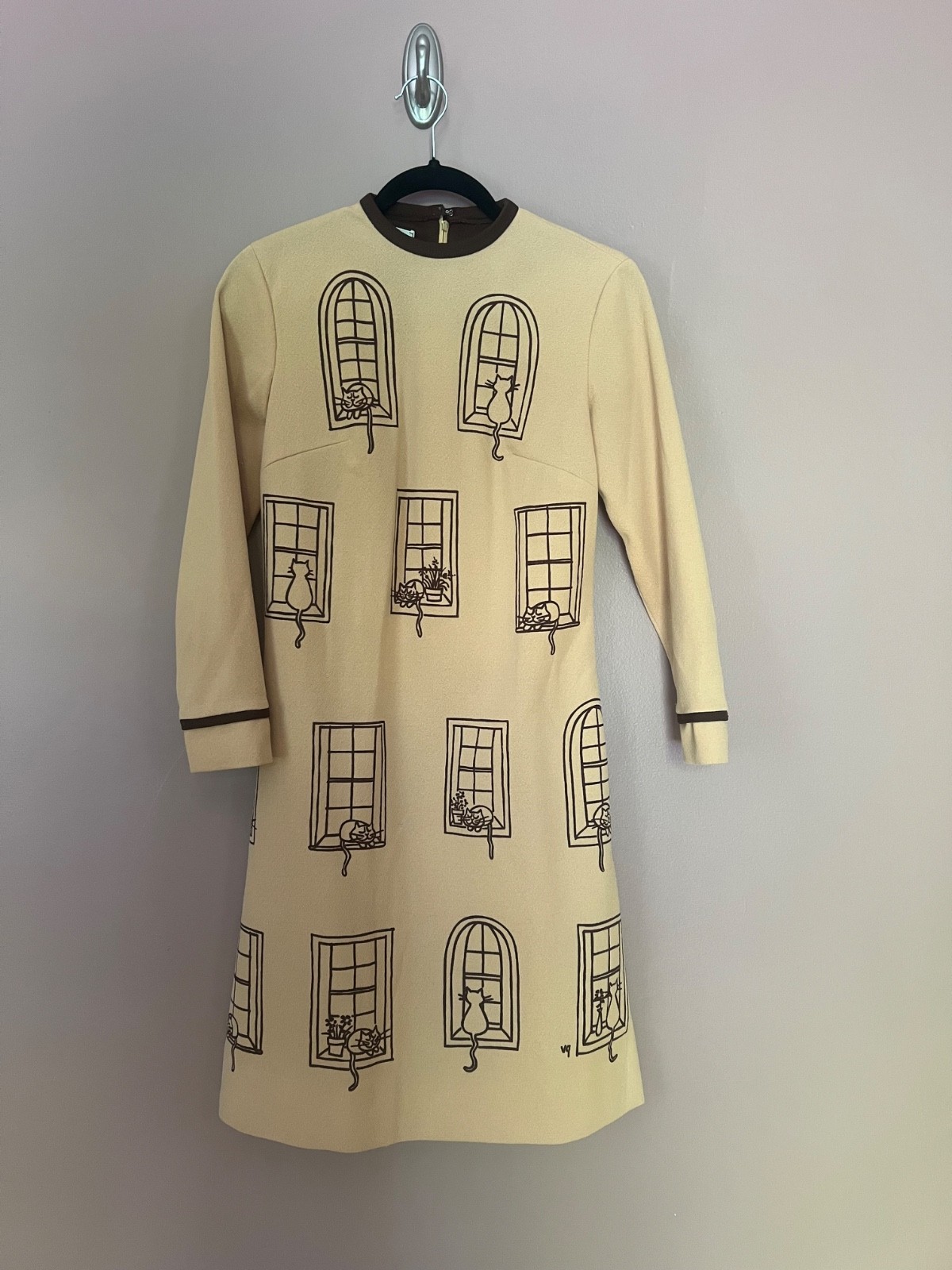 Vested Gentress midi-dress - sz 8 - tan/brown Window Cat motif