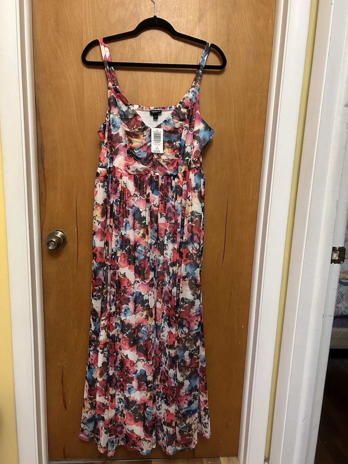 Torrid 1X Multicolor Floral Smocked Halter Neck Maxi Dress Sleeveless Torrid 1X Multicolor Floral Smocked Halter Neck Maxi Dress Sleeveless
