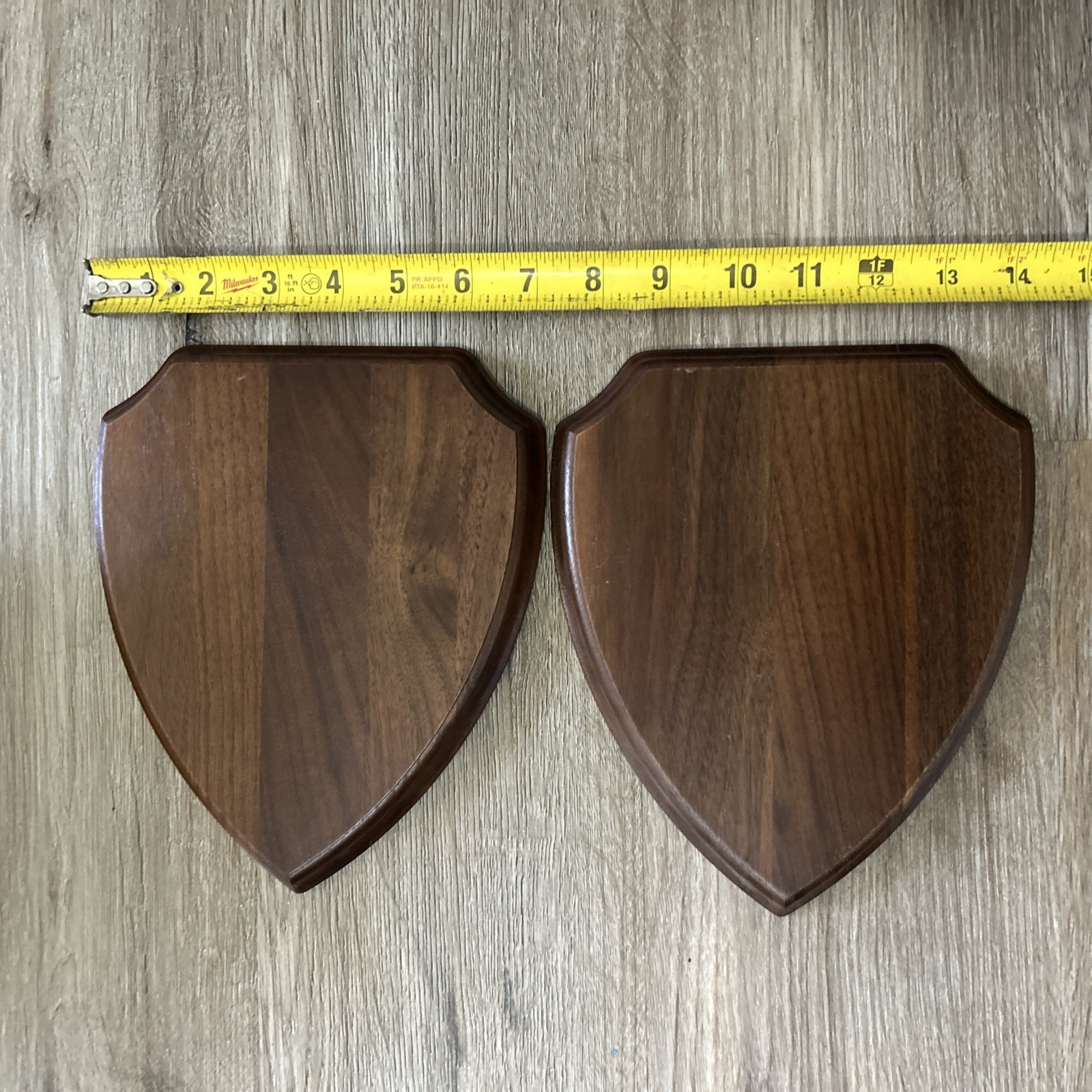 2 VTG WOOD SHIELD PLAQUES 5\ 2 VTG WOOD SHIELD PLAQUES 5\