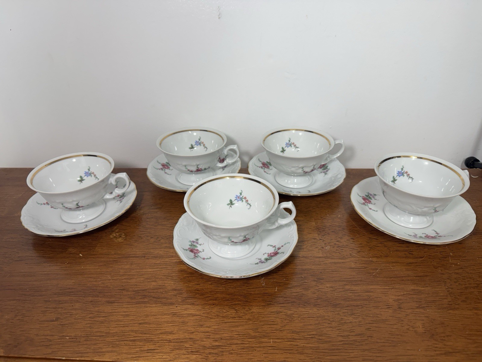 Vintage Wawel Poland Porcelain Tea Cup Saucer Set 5 Floral Gold Trim 10 Pc Vintage Wawel Poland Porcelain Tea Cup Saucer Set 5 Floral Gold Trim 10 Pc