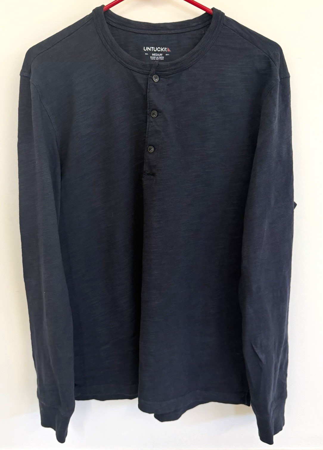 UNTUCKit Men’s Black Cotton Knit Long Sleeve Henley Shirt, Size M Regular UNTUCKit Men’s Black Cotton Knit Long Sleeve Henley Shirt, Size M Regular