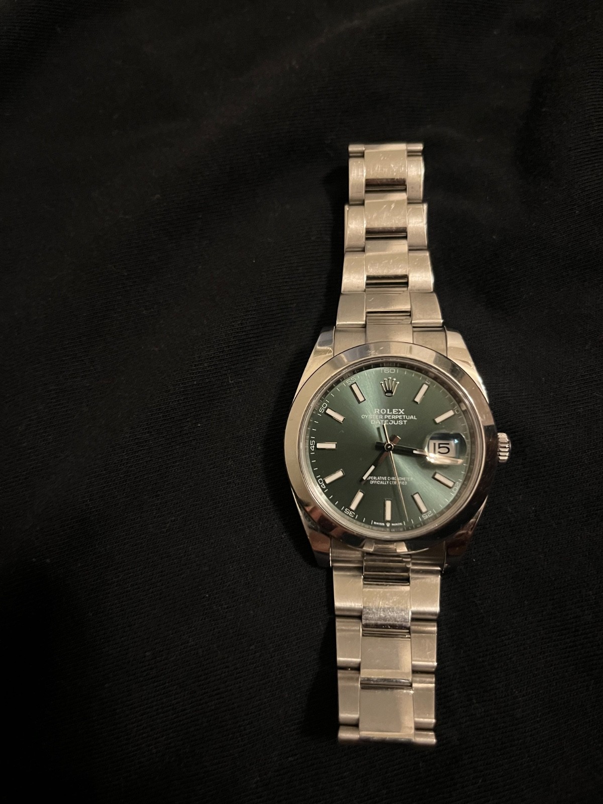 Rolex Oyster Perpetual Datejust 41 Reference: 126300 Dial: Mint green sunray wit