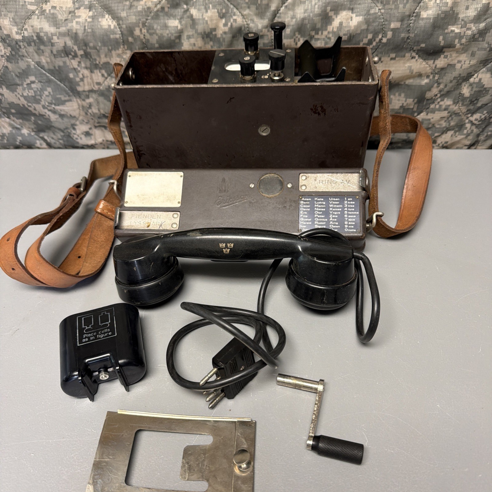 ERICSSON Military Vintage Field Bakelite Crank Phone Sweden Army Radio A-26