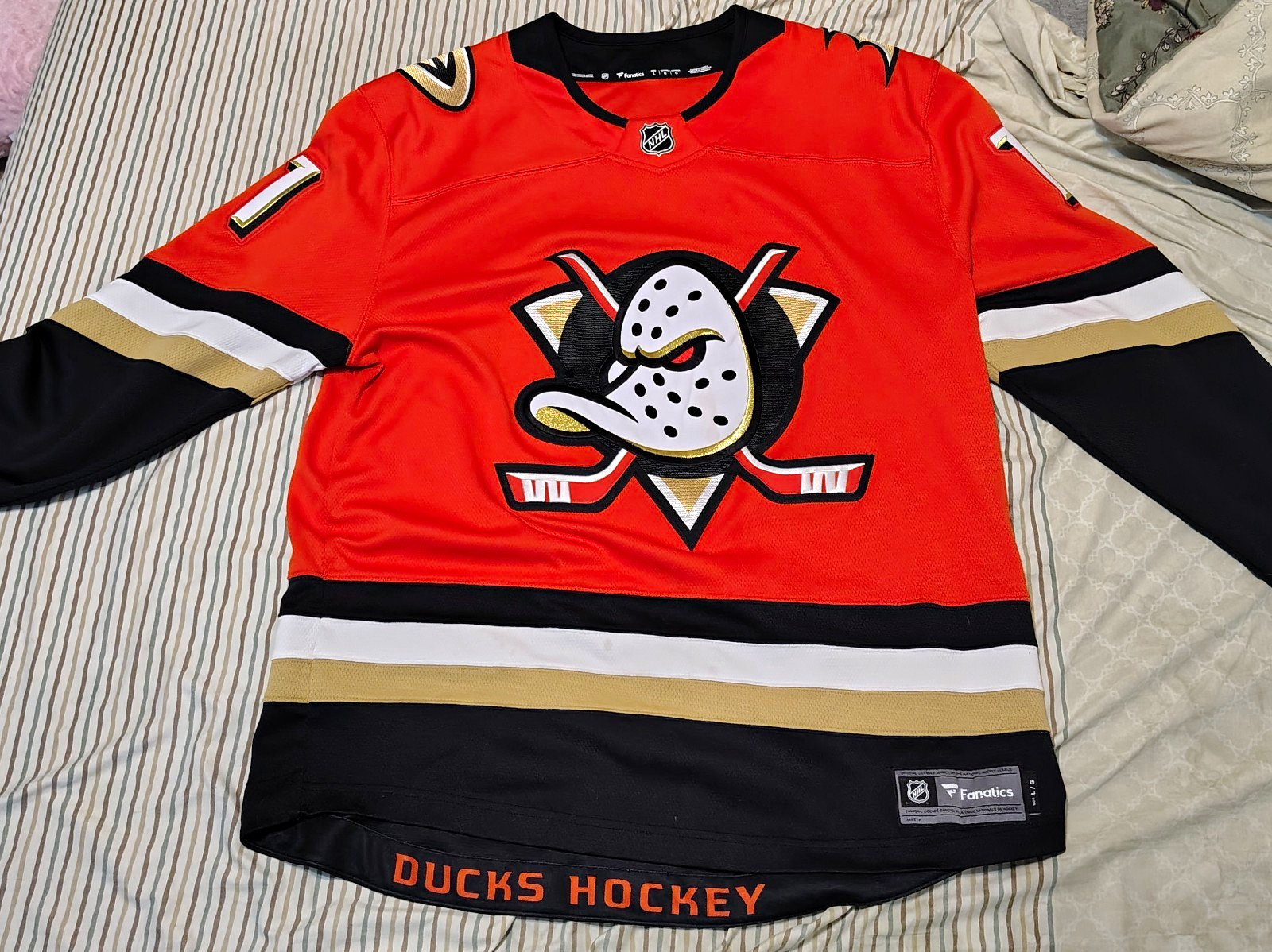 Fanatics Anaheim Ducks Trevor Zegras #11 NHL Hockey Jersey Orange Size L Fanatics Anaheim Ducks Trevor Zegras #11 NHL Hockey Jersey Orange Size L