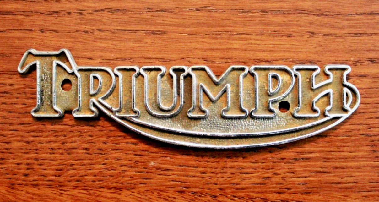 ORIGINAL TRIUMPH MOTORCYCLE SINGLE TANK BADGE / MARQUE - 1970\'s - VERY GOOD