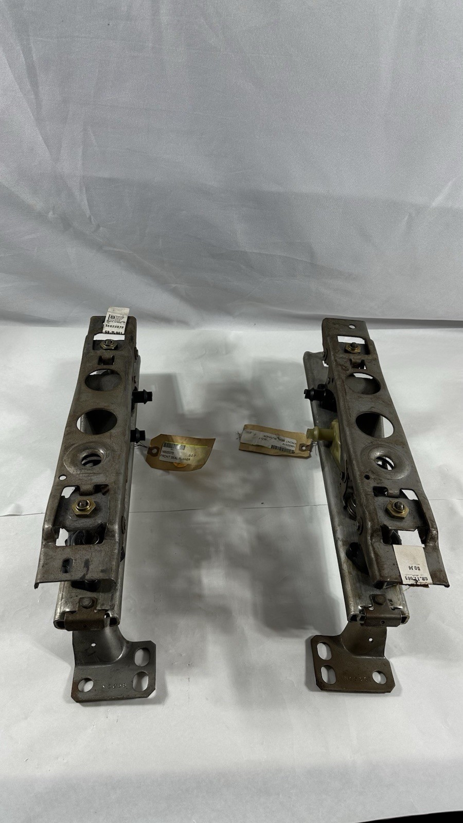 91-93 NOS OEM GM 16622372 16622373 Front Seat Track Adjuster LH RH Pair Caprice