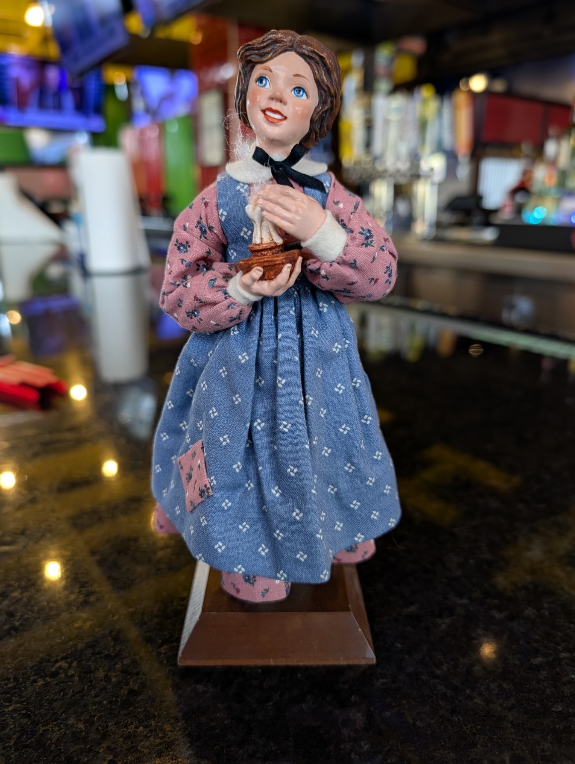 Vintage 1992 Simpich Belinda Cratchit Girl w Candle A Christmas Carol Figurine Vintage 1992 Simpich Belinda Cratchit Girl w Candle A Christmas Carol Figurine