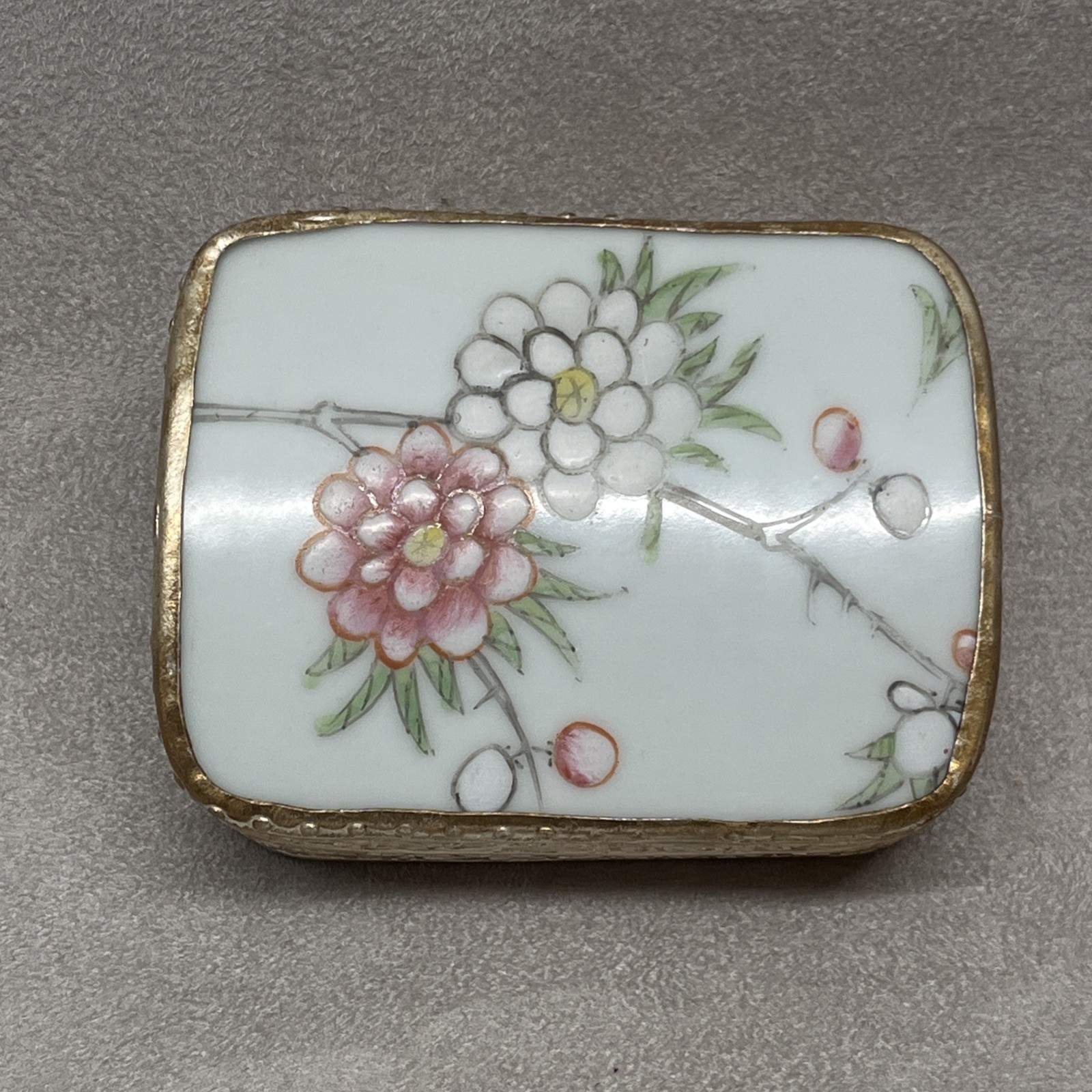 Vintage Chinese Porcelain & Silver Plate Shard Box. Trinket/jewelry/keepsake Box Vintage Chinese Porcelain & Silver Plate Shard Box. Trinket/jewelry/keepsake Box