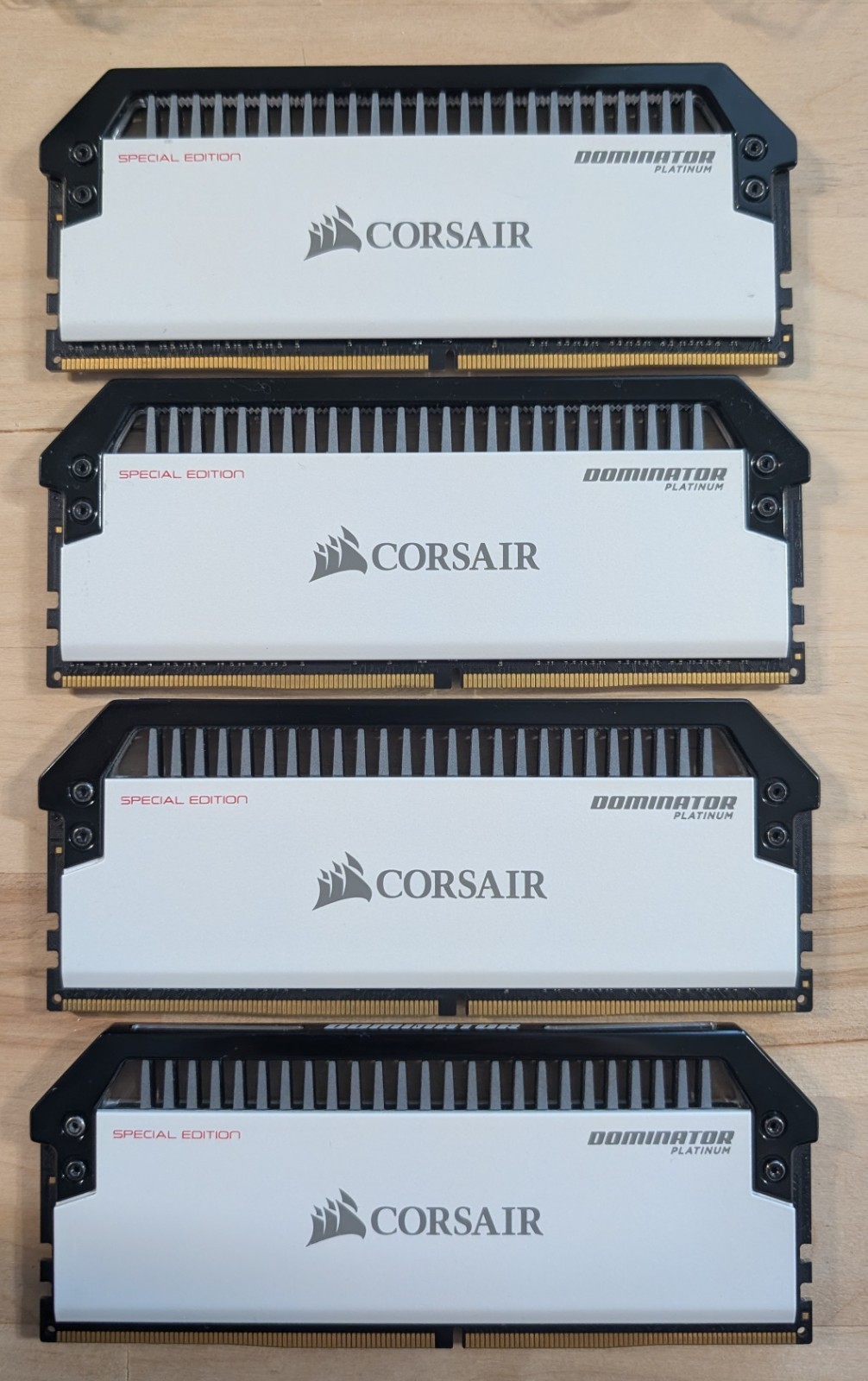 Corsair Dominator DDR4 32GB 3466 Mhz (B-DIE) Special Edition Contrast 55/500