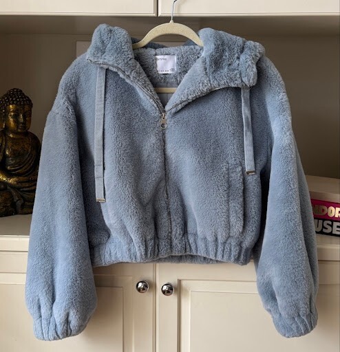 Bershka Womens Small Dusty Blue Faux Fur Cropped Hooded Jacket Plush Y2K NWOT Bershka Womens Small Dusty Blue Faux Fur Cropped Hooded Jacket Plush Y2K NWOT