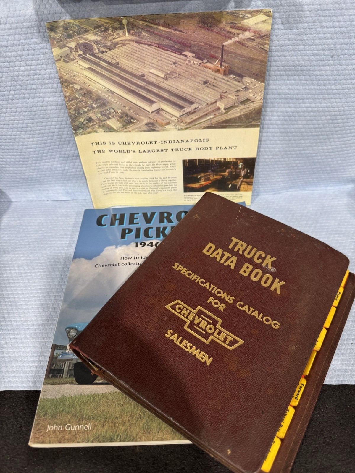 1955-1959 CHEVROLET TRUCK DATA BOOK Specification Catalog For Salesman- Rare 1955-1959 CHEVROLET TRUCK DATA BOOK Specification Catalog For Salesman- Rare