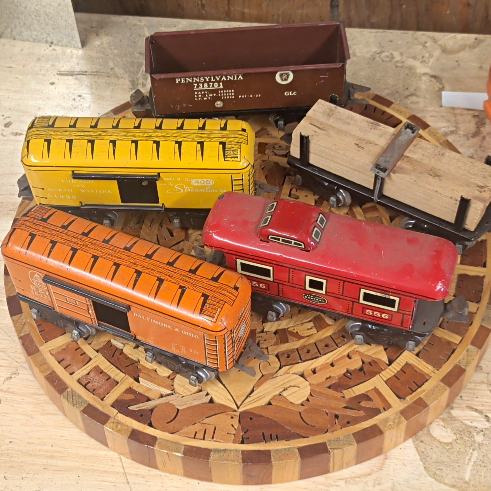 Lionel O Gauge Tin/Metal Freight Cars Lot PRR B&O CNW NYC 556 3-Rail Lionel O Gauge Tin/Metal Freight Cars Lot PRR B&O CNW NYC 556 3-Rail