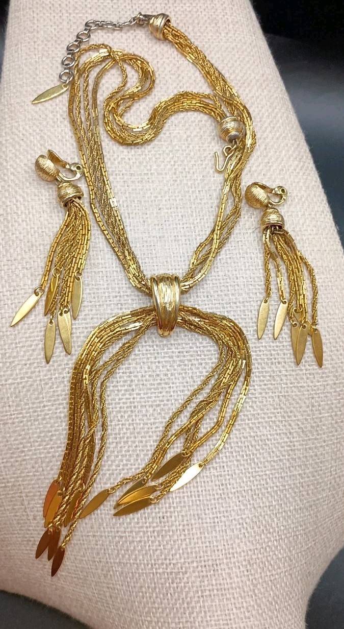 VTG Monet Floppy Bow Tassel Necklace Earrings Set Gold Plated Book Runway Rare