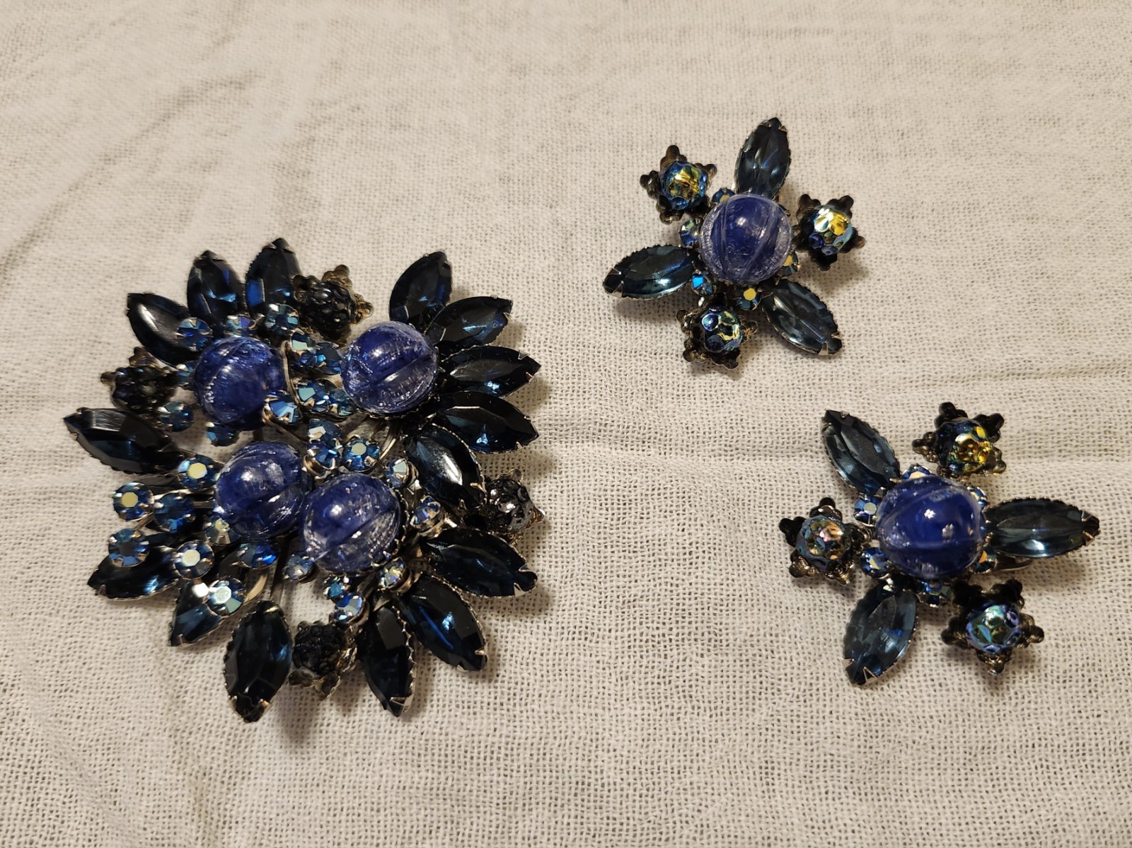 Vintage Beau Jewels Set Brooch Earrings Blue Silver Tone Rhinestones Signed MCM Vintage Beau Jewels Set Brooch Earrings Blue Silver Tone Rhinestones Signed MCM